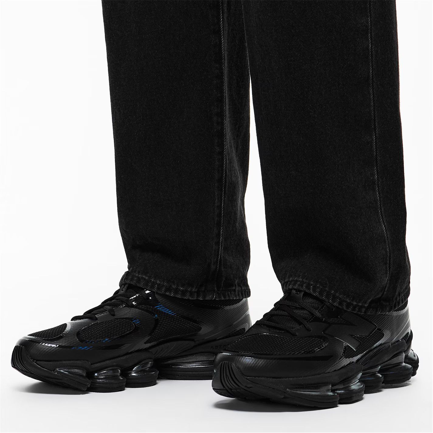 New Balance o1g2r1mq0426 ABZORB 2000 Sneakers in Black Size US 12.5 / EU 45-46 - 3 Thumbnail
