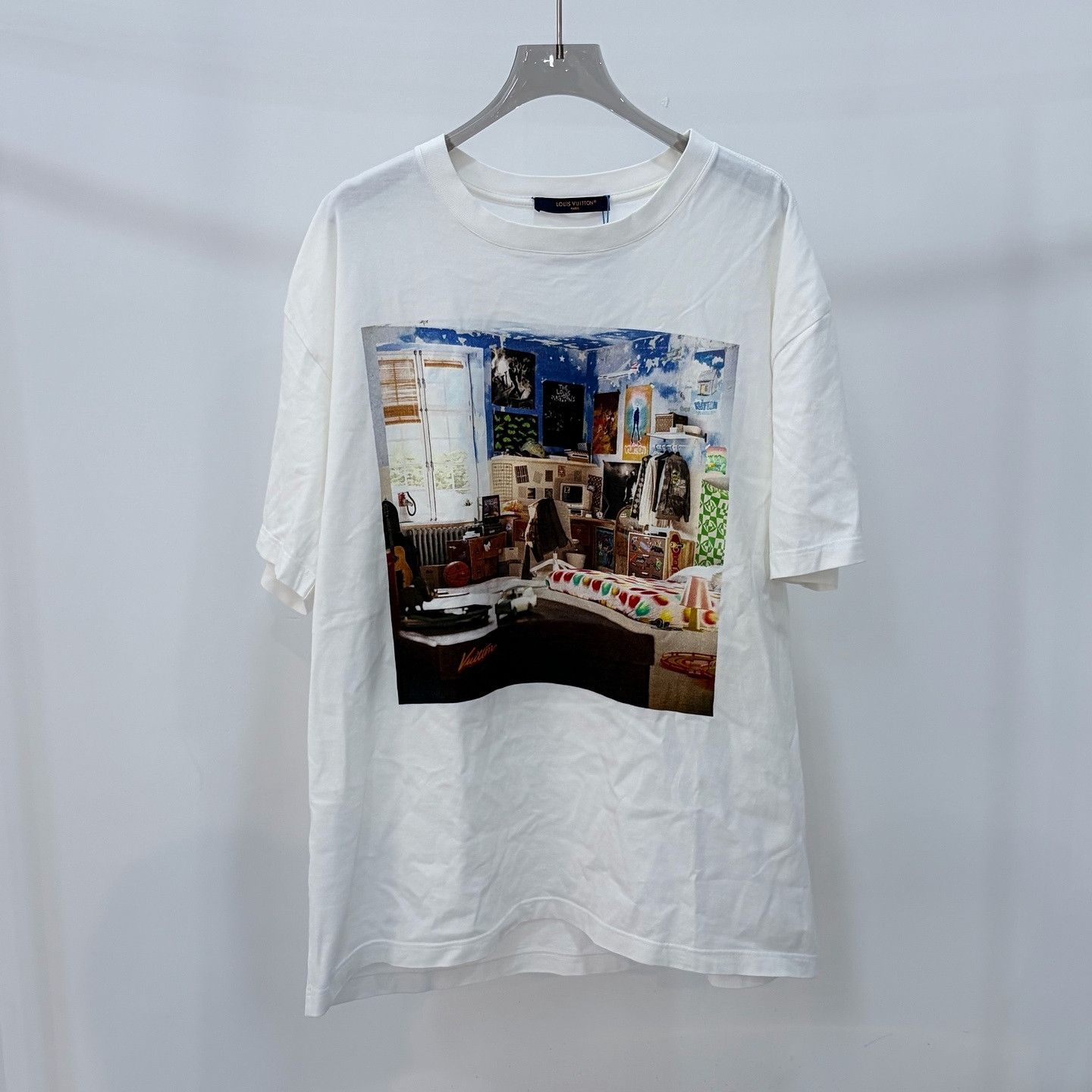 Louis Vuitton Louis Vuitton Bedroom Graphic T-Shirt Size XL Size US XL / EU 56 / 4 - 1 Thumbnail