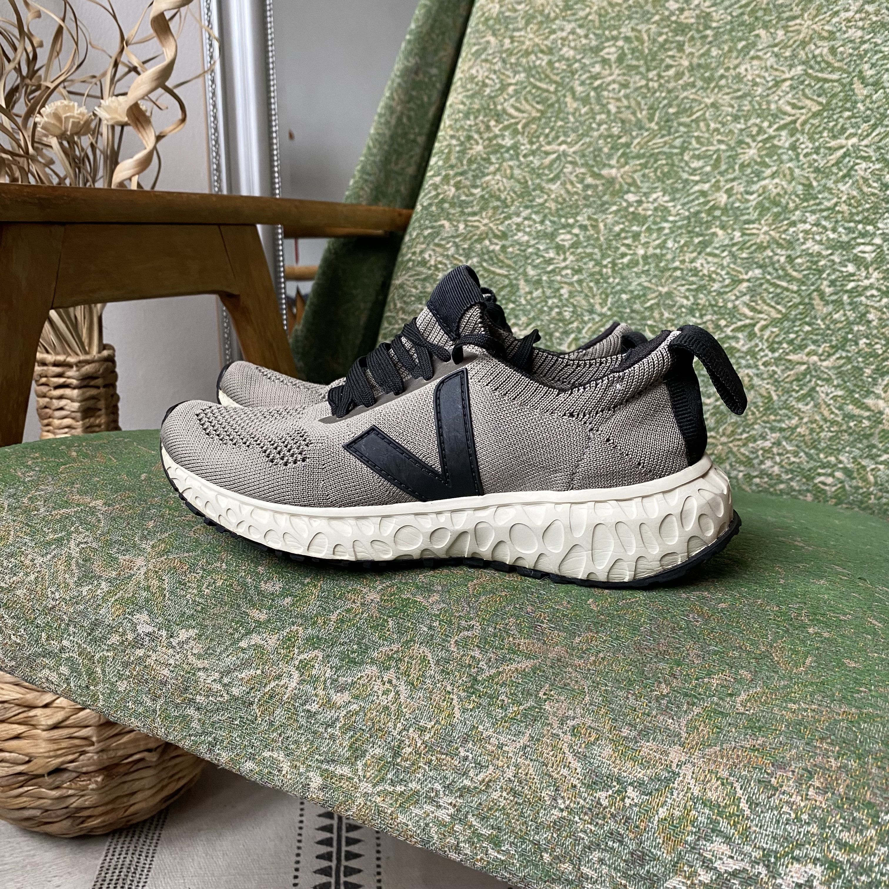 Rick Owens × Veja Rick Owens X Veja Grey Knit Running Sneakers Size US 5.5 / IT 35.5 - 1 Thumbnail