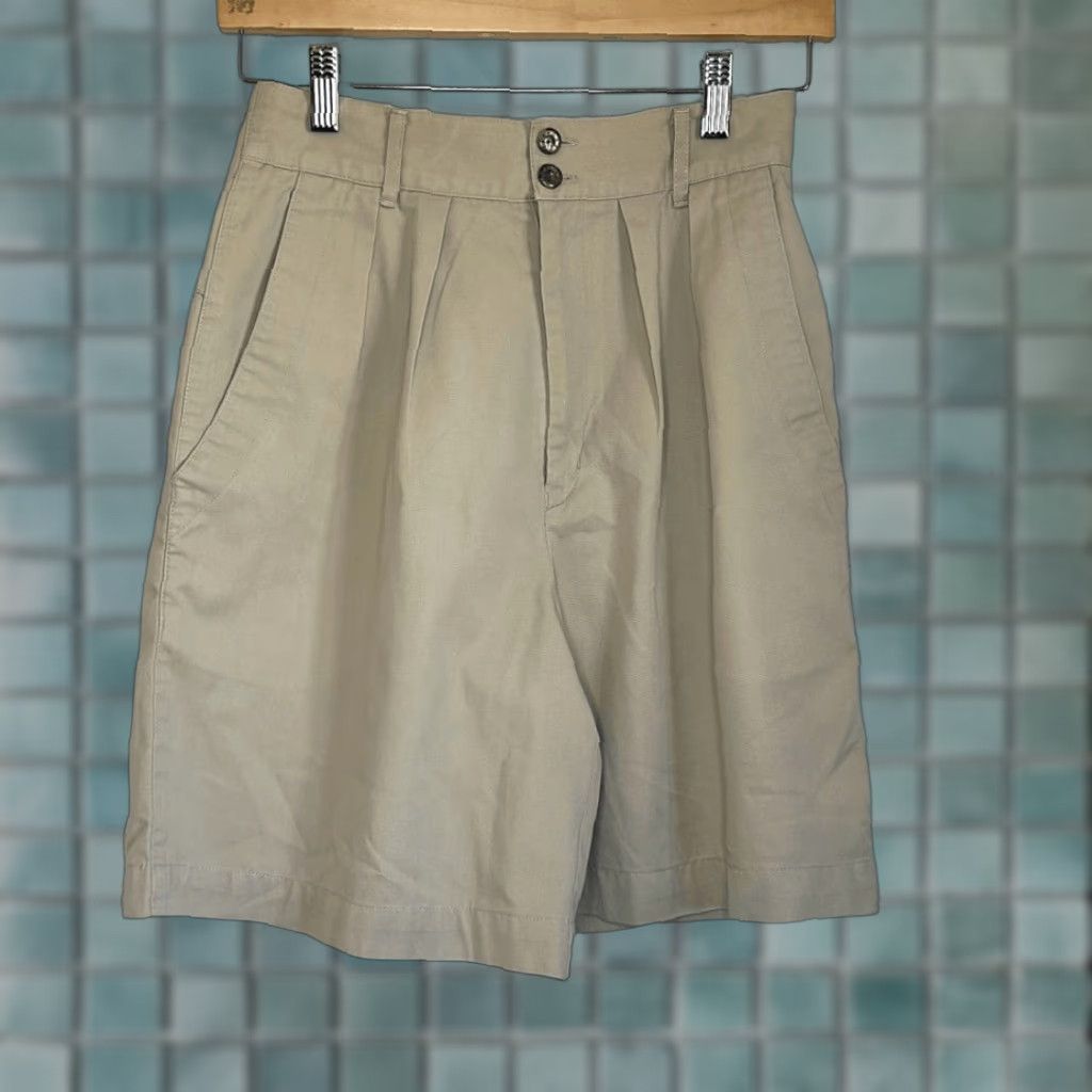 Vintage VINTAGE OBR Womens High Waisted Pleated Front Khaki Shorts size 6 Chino Tan Ladies Medium? Size 28" / US 6 / IT 42 - 1 Thumbnail