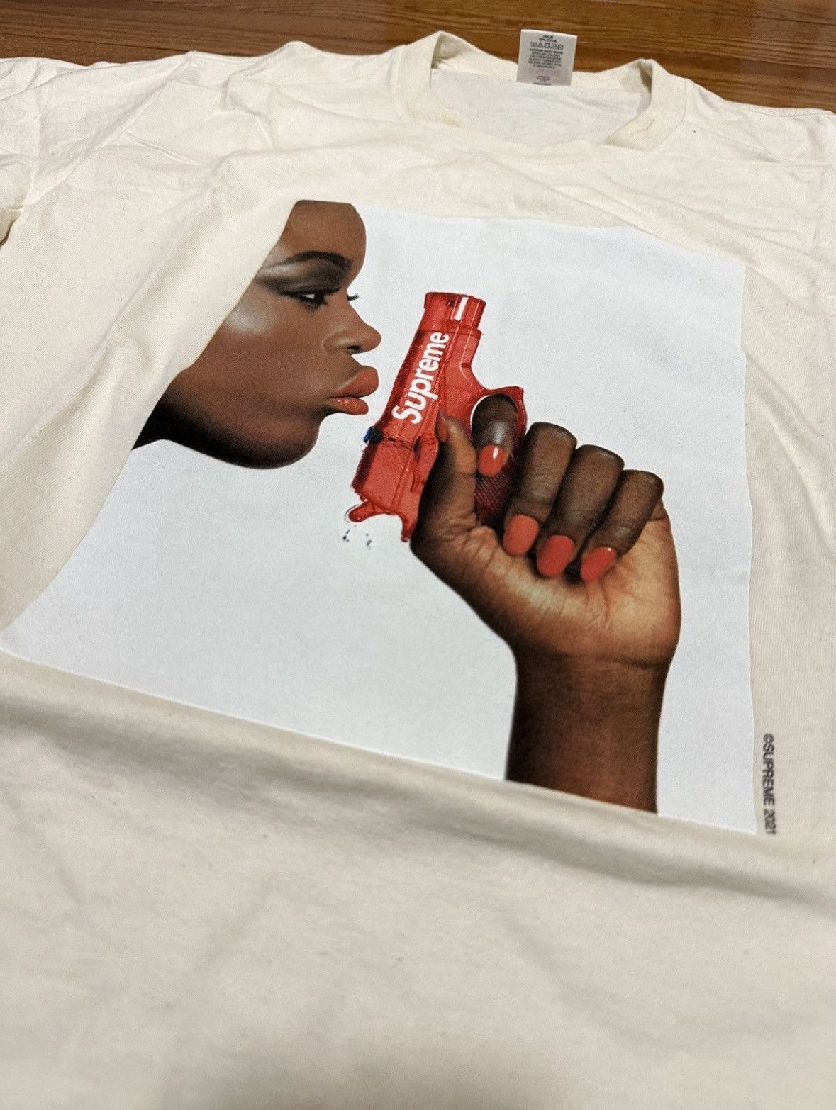 Supreme Supreme Water Pistol Tee Size US L / EU 52-54 / 3 - 1 Thumbnail