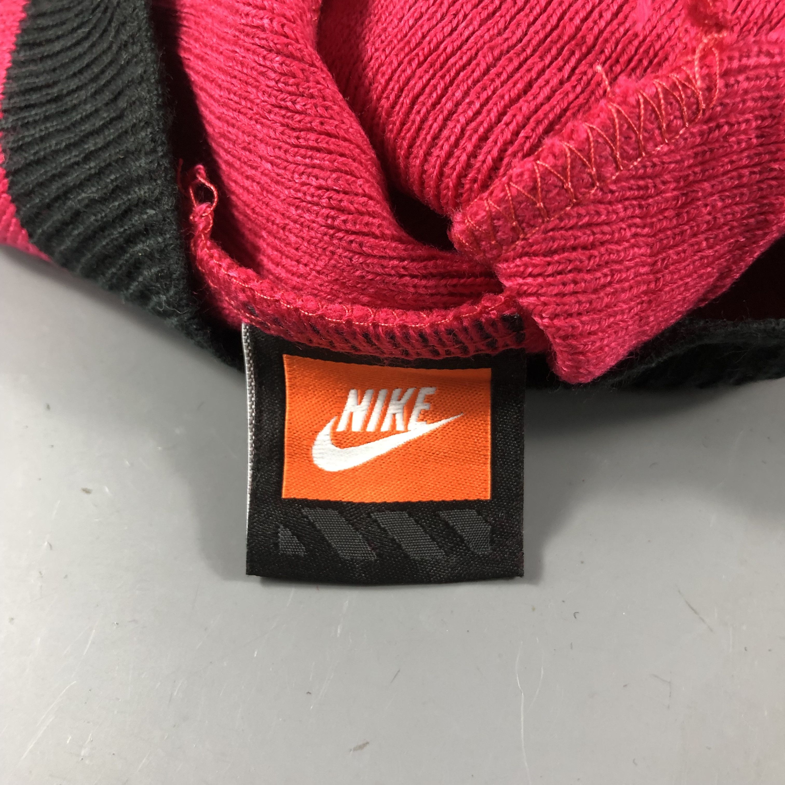 Vintage Nike Pink Beanie Snowcap Snow Hat B971 Size ONE SIZE - 8 Thumbnail