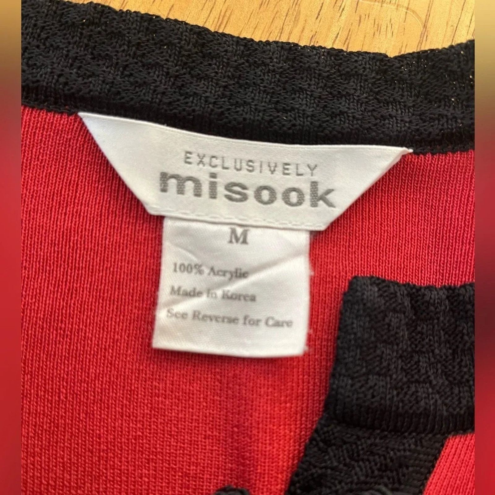 The Unbranded Brand Exclusively Misook red long sleeve top with black trim, M Size M / US 6-8 / IT 42-44 - 2 Thumbnail