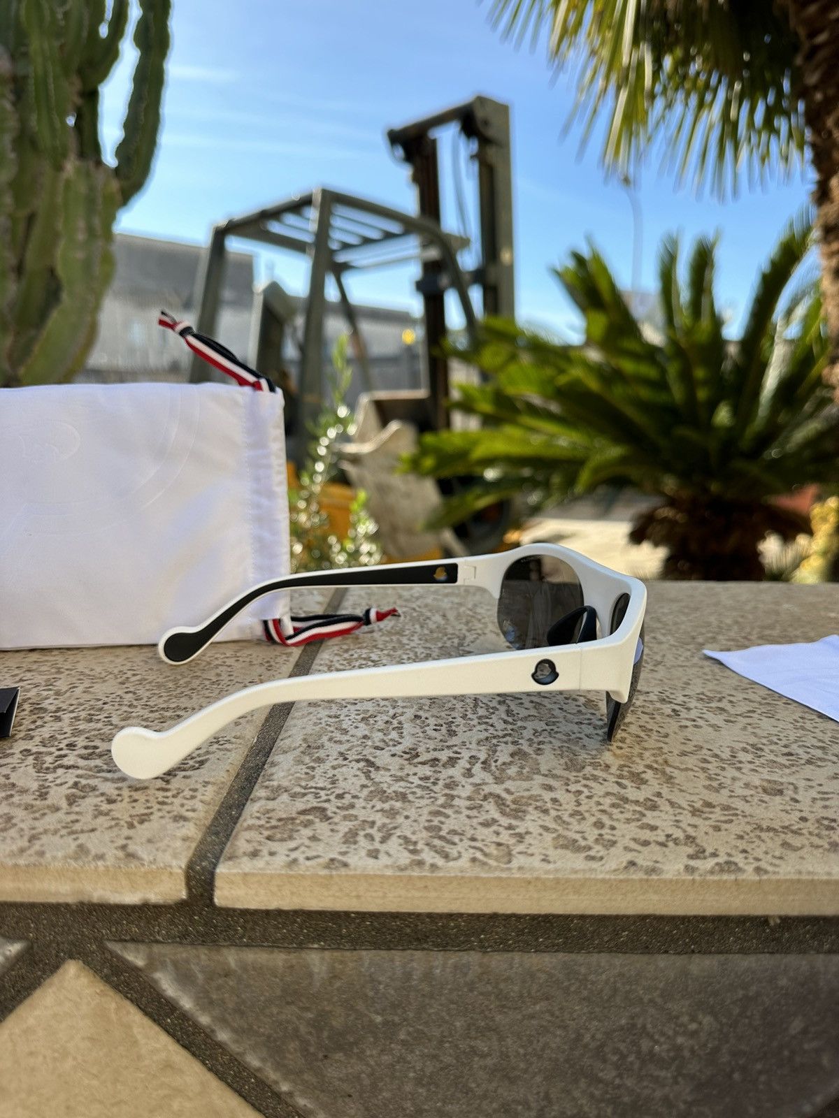 Moncler NEW Moncler Sunglasses Quattromila ML 0050 White Size ONE SIZE - 8 Thumbnail