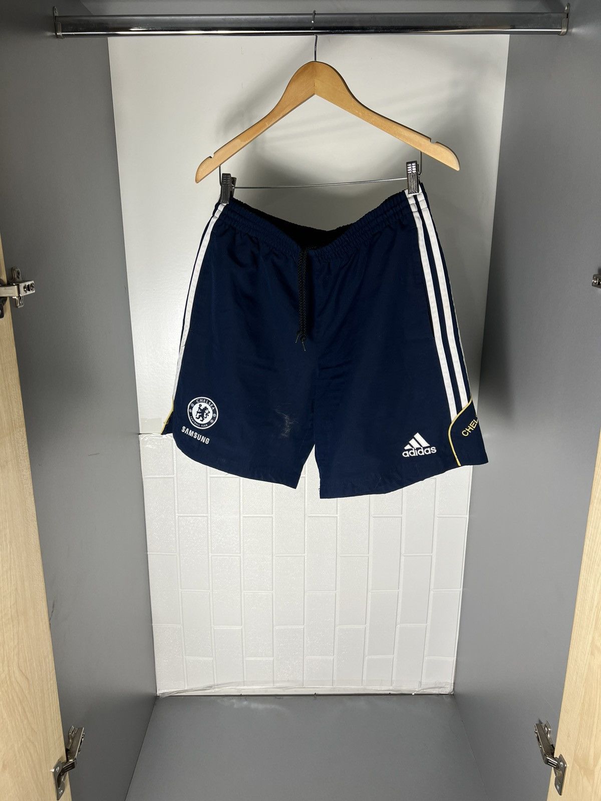 Adidas VINTAGE ADIDAS FC CHELSEA LONDON ENGLAND SOCCER JERSEY RETRO Size US XL / EU 56 / 4 - 5 Thumbnail