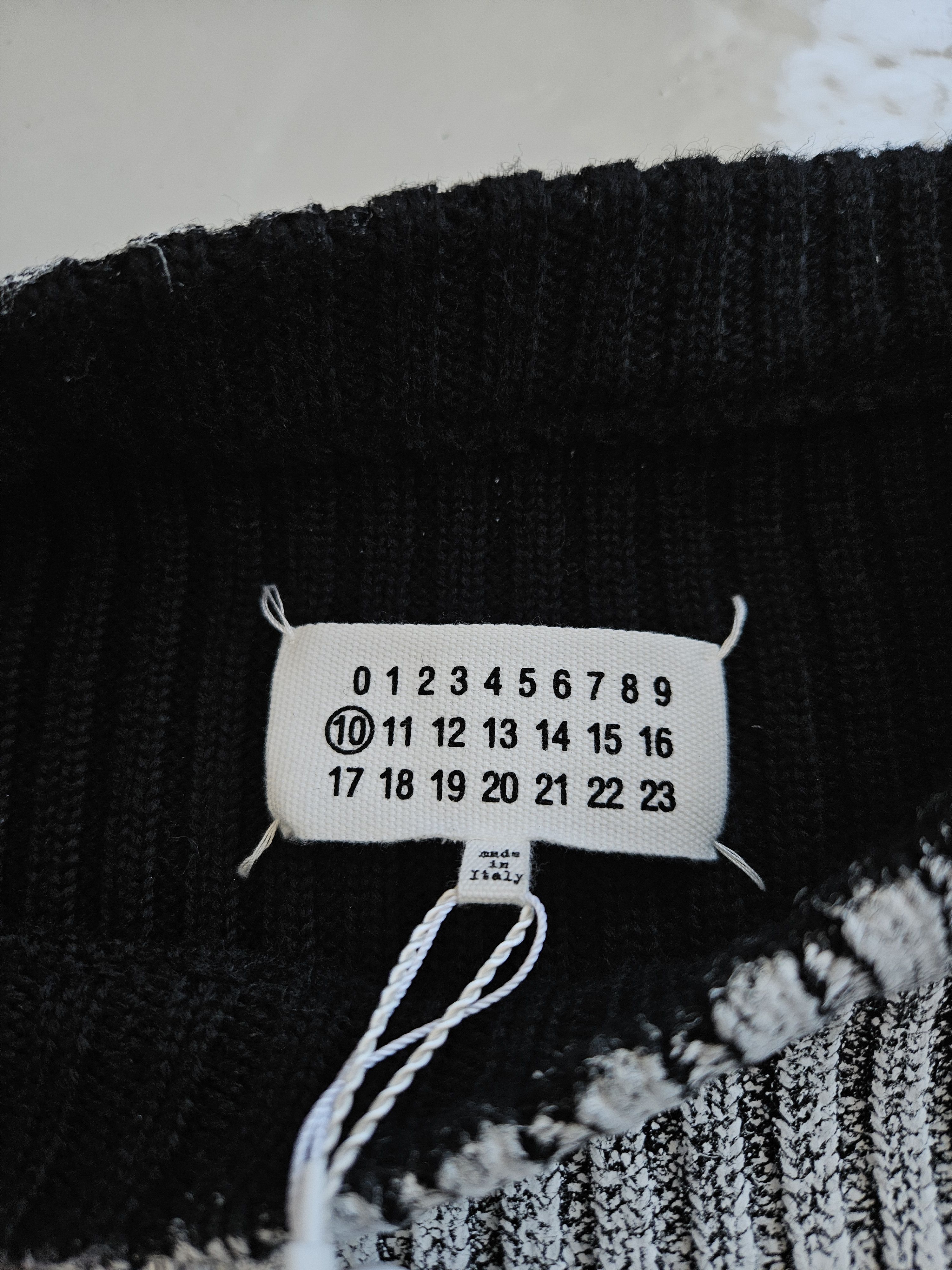 Maison Margiela AW2018 Maison Margiela handpainted ribbed sweater Size US S / EU 44-46 / 1 - 14 Thumbnail
