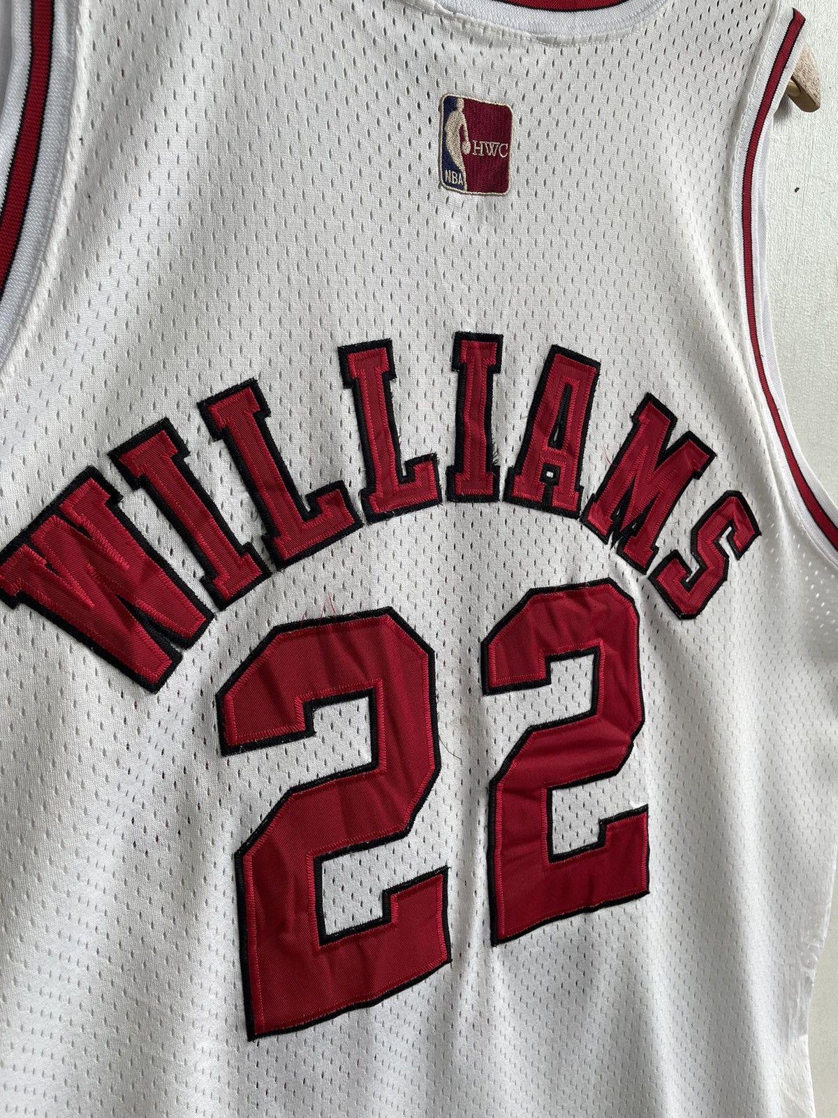 Majestic × NBA × Vintage VTG Bulls 22 Williams Hardwood Classic NBA Majestic Jersey Size US XL / EU 56 / 4 - 6 Thumbnail