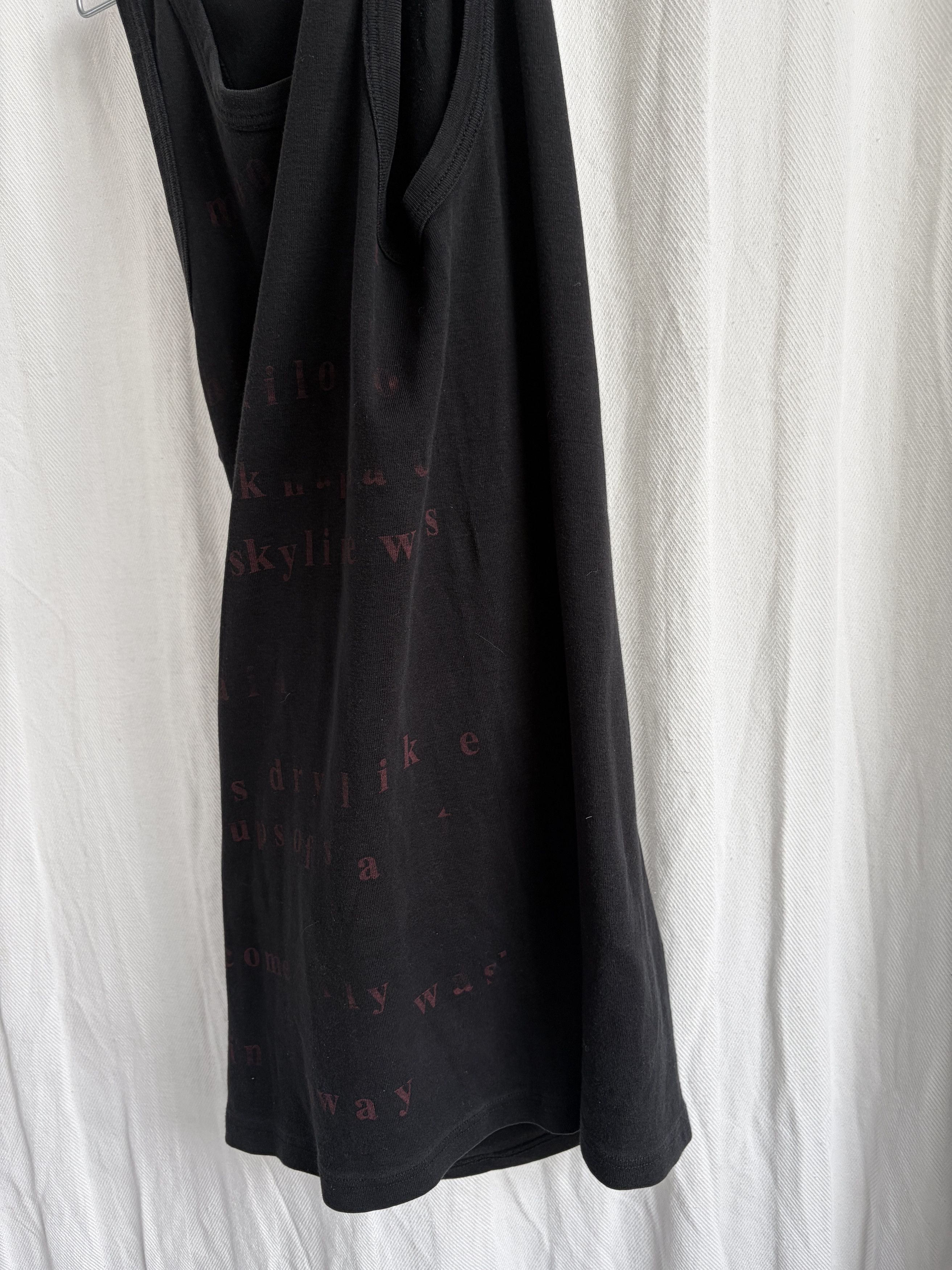 Ann Demeulemeester Early 2000s Red Script Tank Top Size US L / EU 52-54 / 3 - 5 Thumbnail