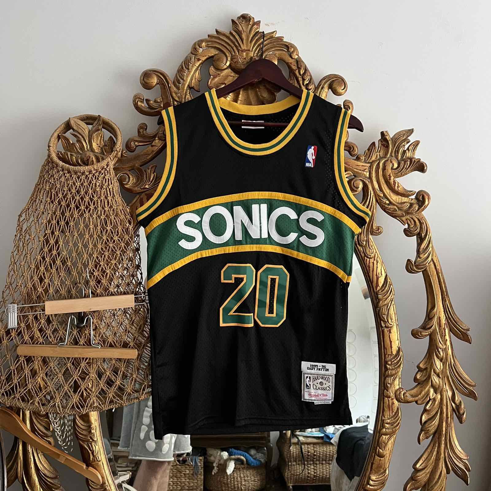 村上隆 ComplexCon Cubs Basketball Jersey s-l400.jpg