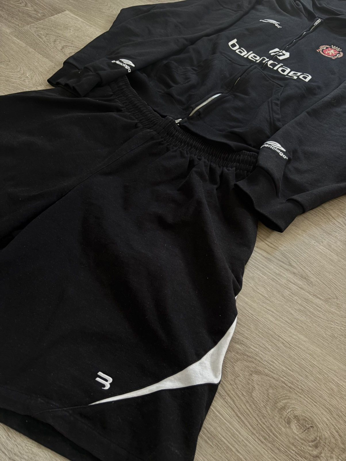 Balenciaga Balenciaga Exclusive Soccer Set Size US M / EU 48-50 / 2 - 11 Thumbnail