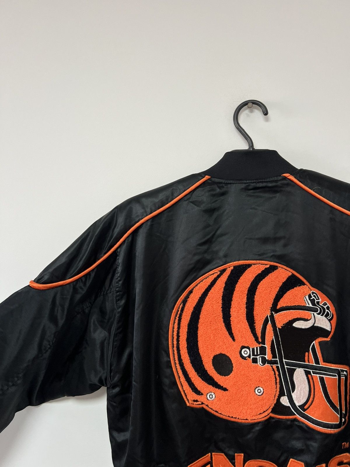 Vintage Vintage 90s Cincinnati Bengals Bomber Jacket Nfl Campri S/M Size US M / EU 48-50 / 2 - 7 Thumbnail