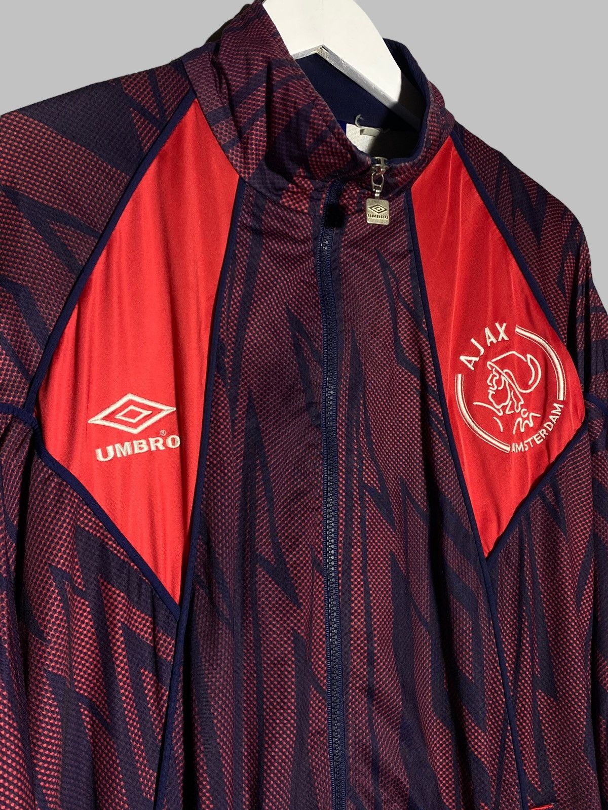 Umbro Vintage 90s Ajax Amsterdam Jacket Red Navy Retro Football Size US XL / EU 56 / 4 - 4 Thumbnail