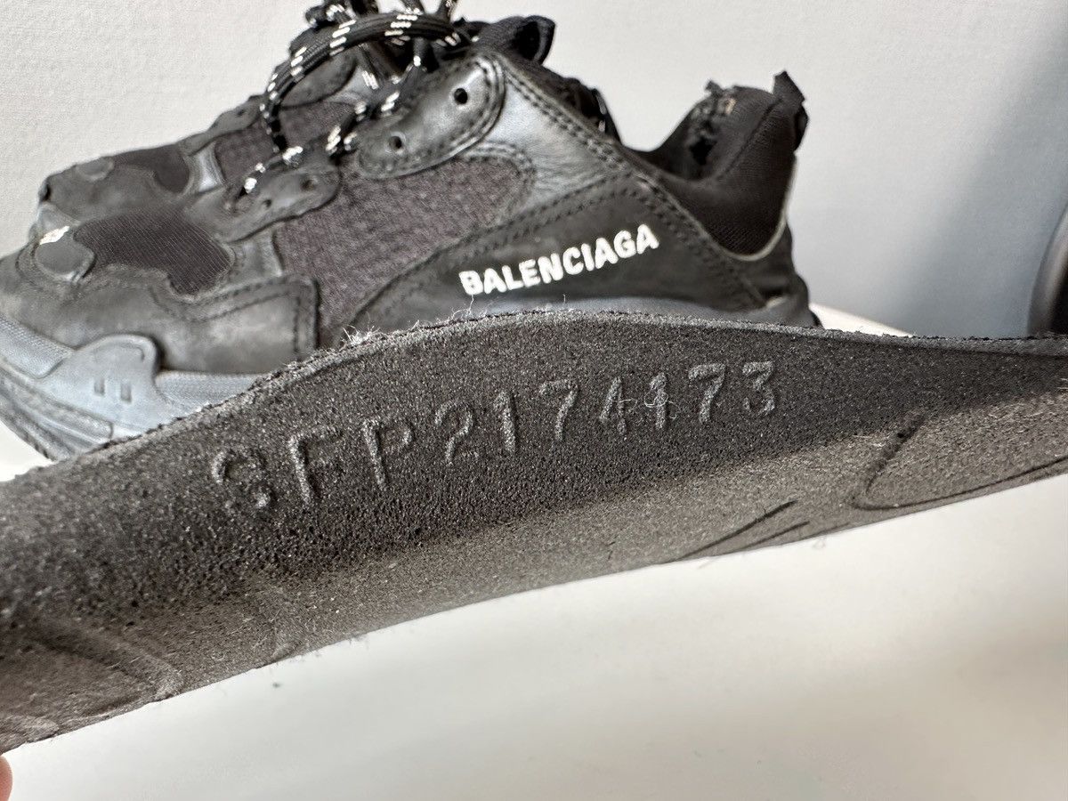 Balenciaga BALENCIAGA Triple S Women’s Sneakers Black EU 37 US 7 Shoes Size US 7 / IT 37 - 17 Thumbnail