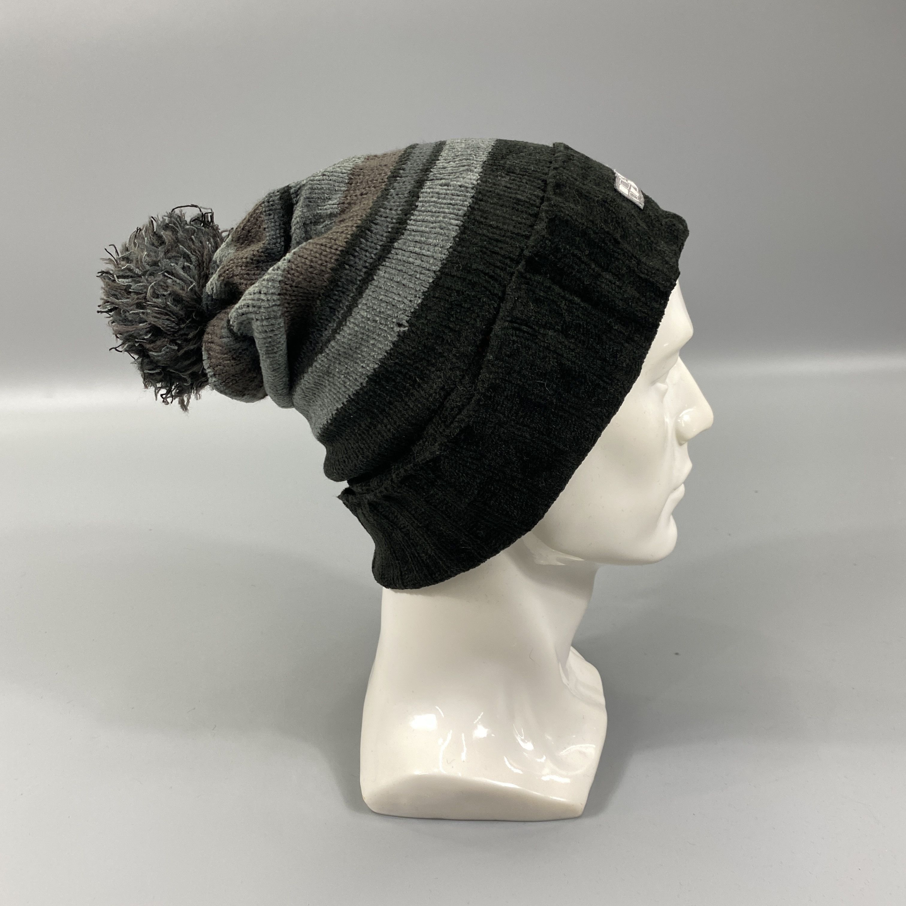 Japanese Brand Arg Snow Cap Beanie With Pom Pom -BN1125 Size ONE SIZE - 4 Thumbnail