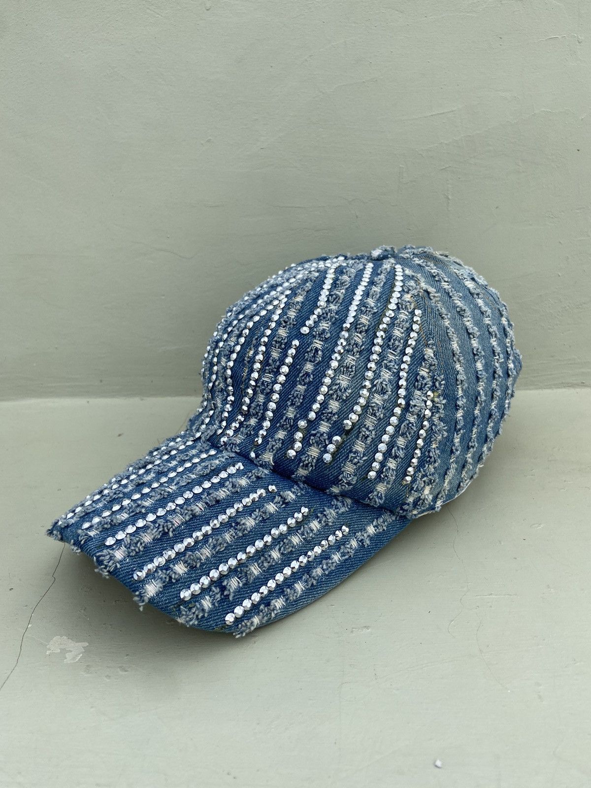 If Six Was Nine 2000s denim ditsetressed women hat Size ONE SIZE - 3 Thumbnail