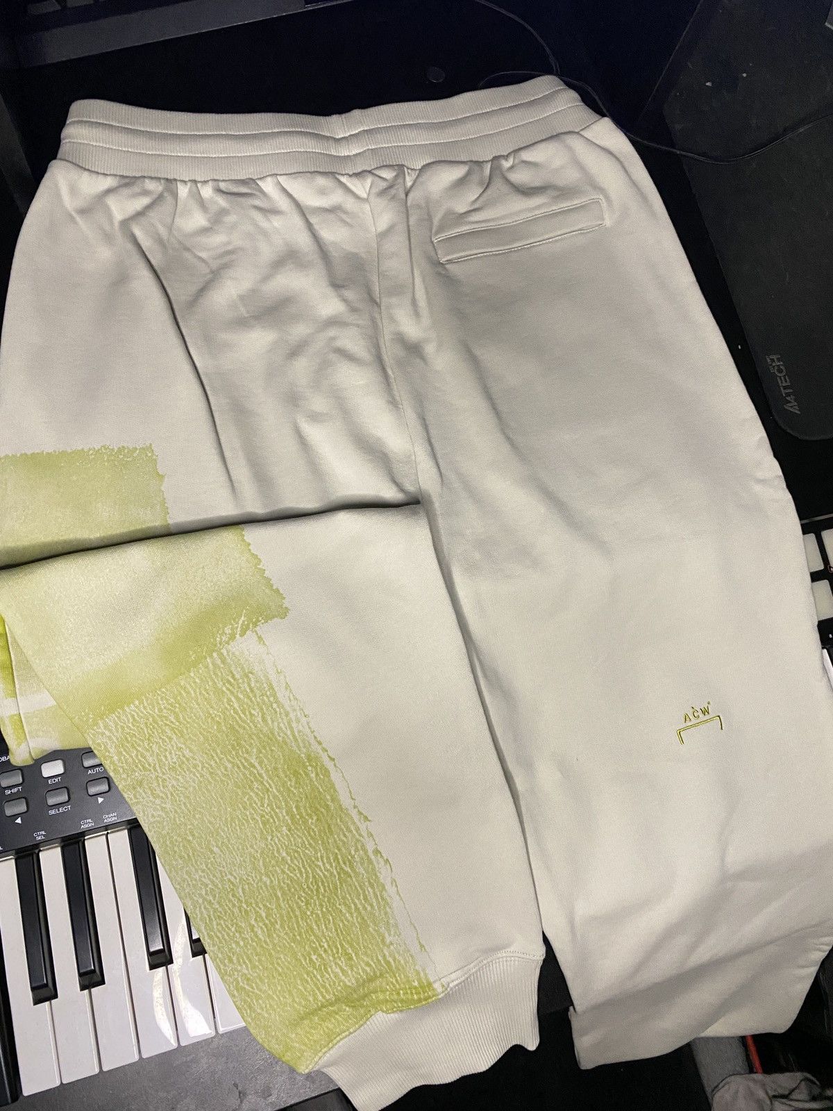 A-COLD-WALL* A-Cold-Wall Bone Collage Sweatpants Size US 34 / EU 50 - 6 Thumbnail