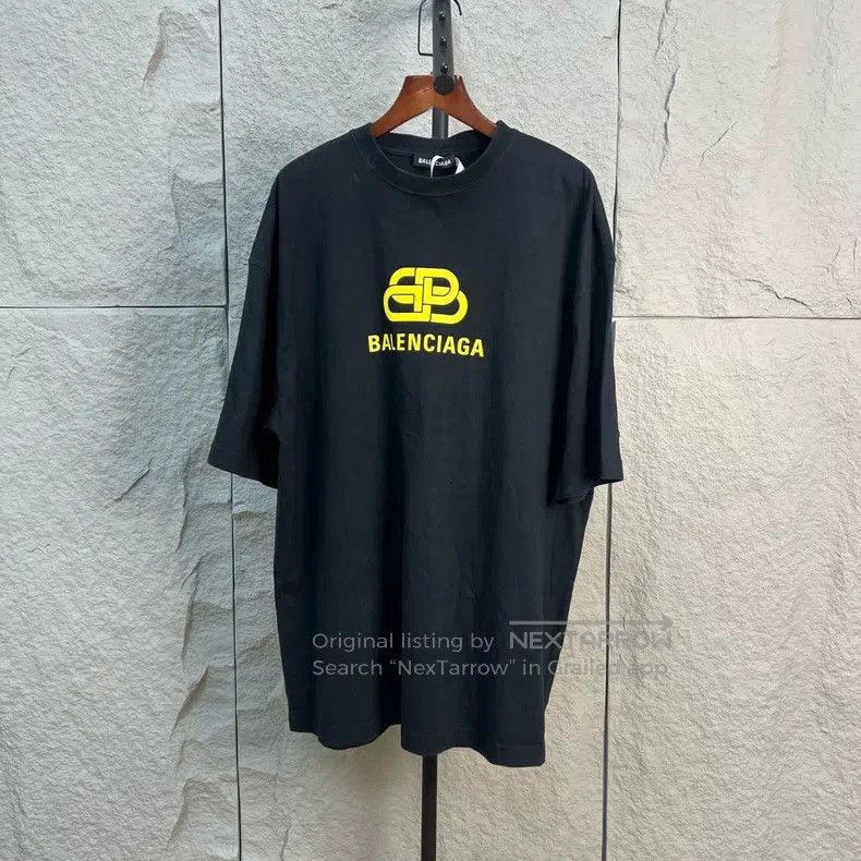 Balenciaga Balenciaga Classic Buckle Print Black Short Sleeve Size US XXS / EU 40 - 1 Thumbnail