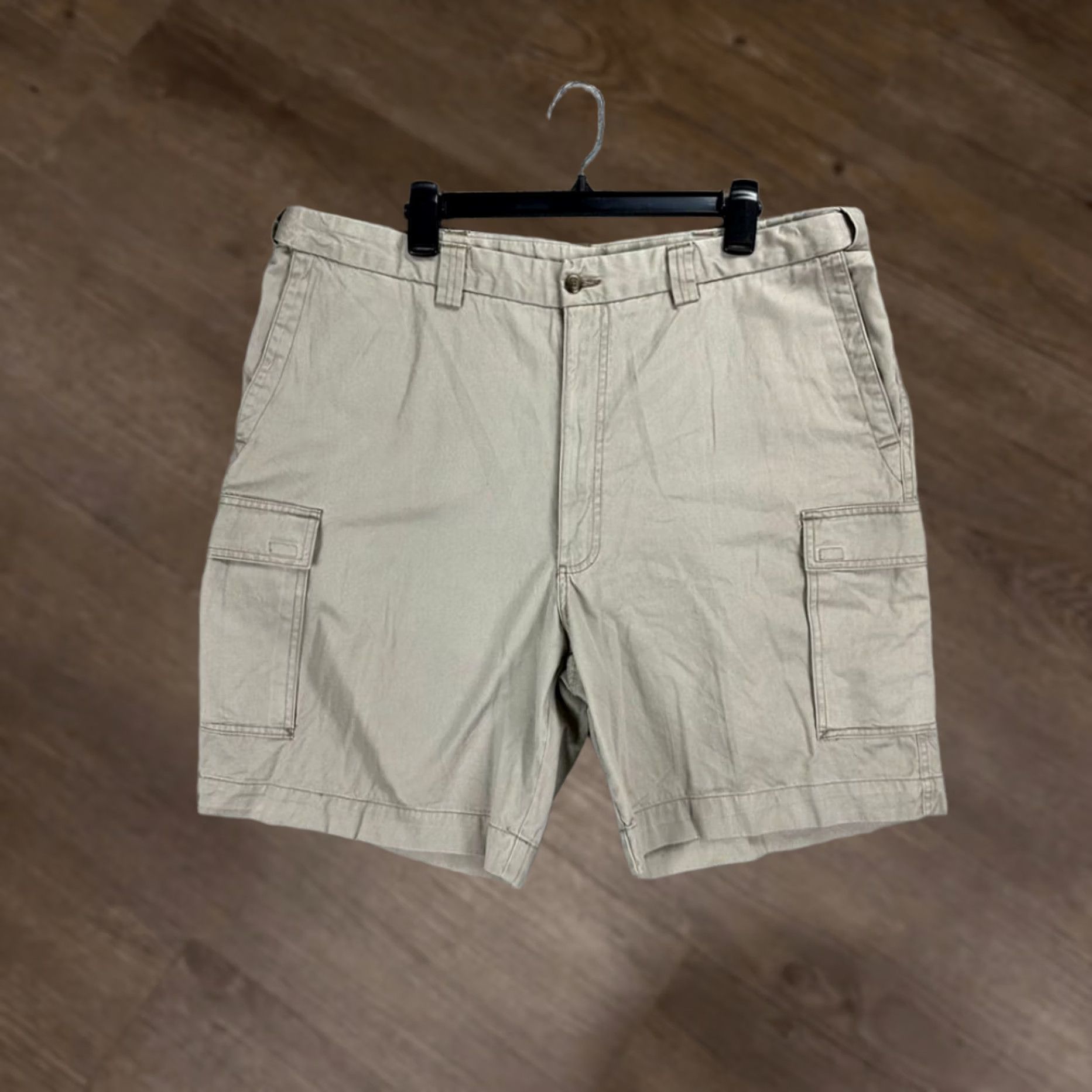 Haggar Haggar Cargo Shorts Mens 40 Tan Relaxed Beig e 100% Cotton Elastic Waist Pockets Khakis NEW Size US 40 / EU 56 - 1 Thumbnail