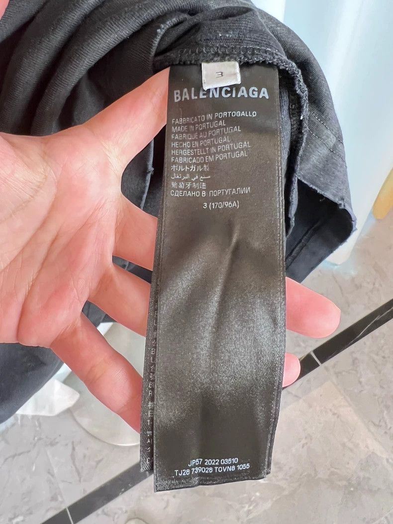 Balenciaga Balenciaga Double B Bitcoin Washed Mud Dye Made Old Short Size US L / EU 52-54 / 3 - 6 Thumbnail