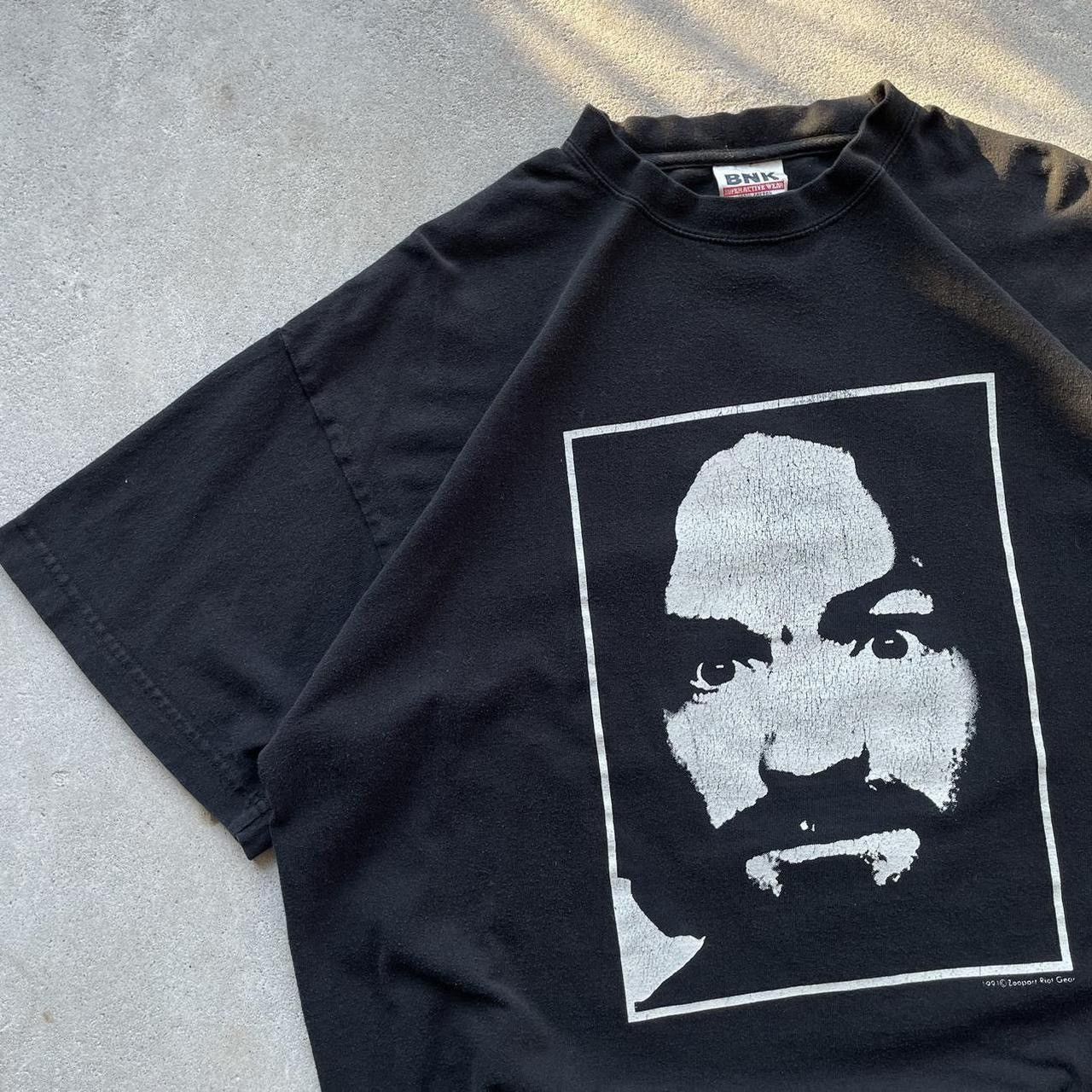 Vintage Vintage 90s Charles Manson Charlie Don’t Surf Tee Size US XL / EU 56 / 4 - 3 Thumbnail
