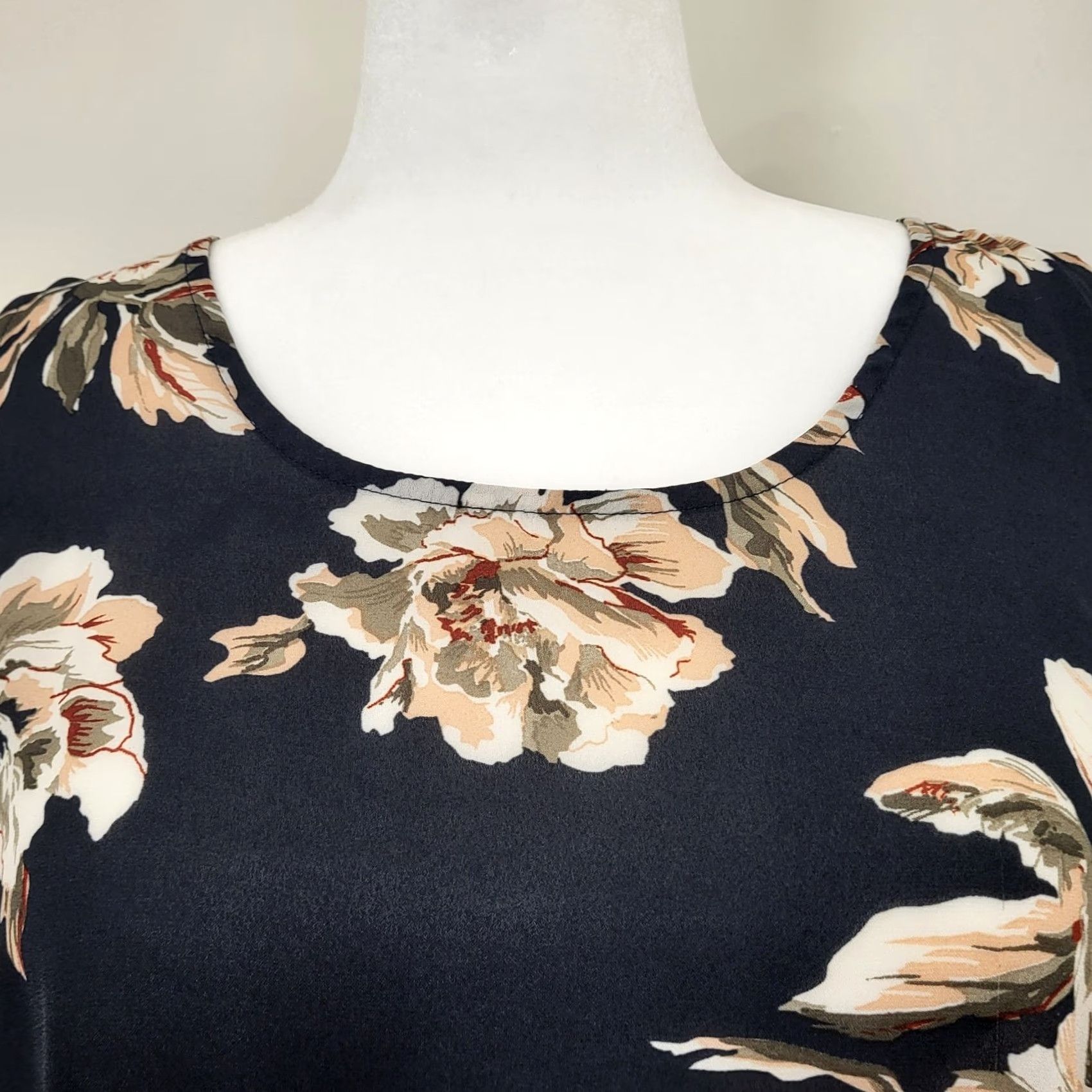 Vintage Moa Moa Women 2X Black Floral Cold Shoulder Semi Sheer Keyhole Back Elegant Blouse Shirt (2XL, Regular) Size XXL / US 16-18 / IT 52-54 - 5 Thumbnail