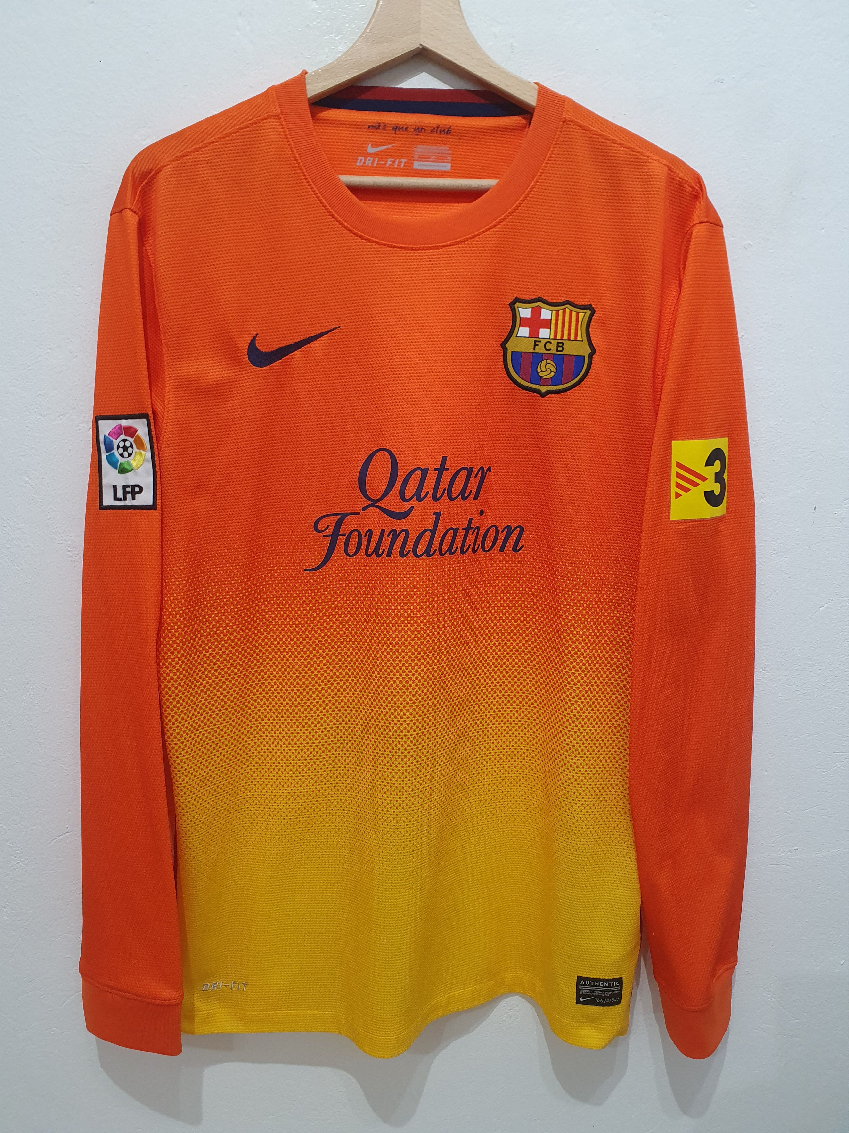 image of F C Barcelona x Jersey Fc Barcelona 2012 Nike Size M Longsleeve Jersey Shirt in Orange, Men's