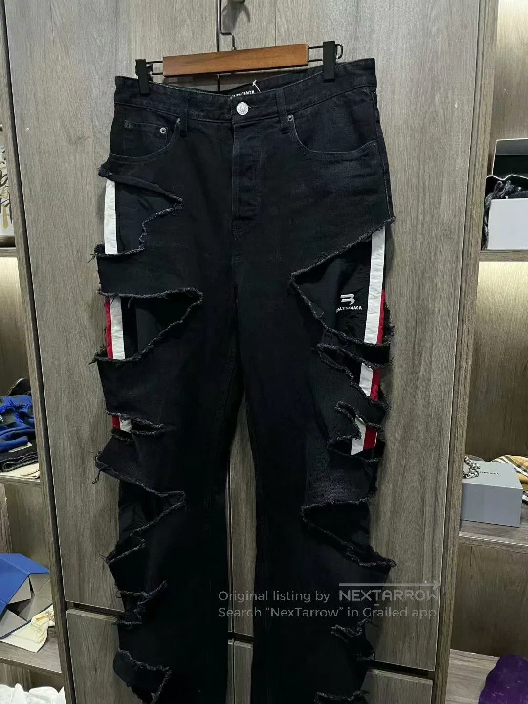 Balenciaga balenciaga black red embroidered distressed jeans. Size US 30 / EU 46 - 3 Thumbnail