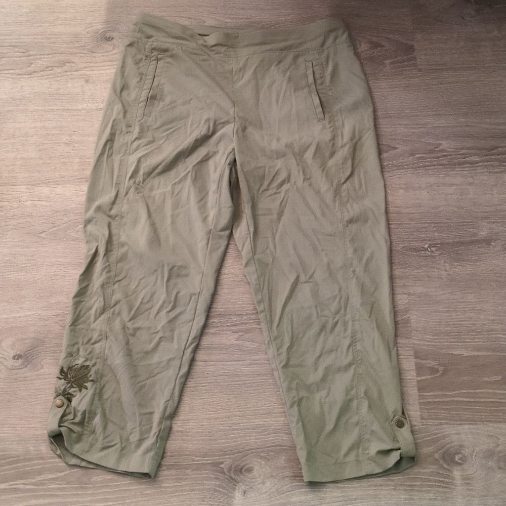Chicos Zenergy By Chico's Neema Embroidered Crop Golf Pants Size .5 Size 32" / US 10 / IT 46 - 2 Thumbnail