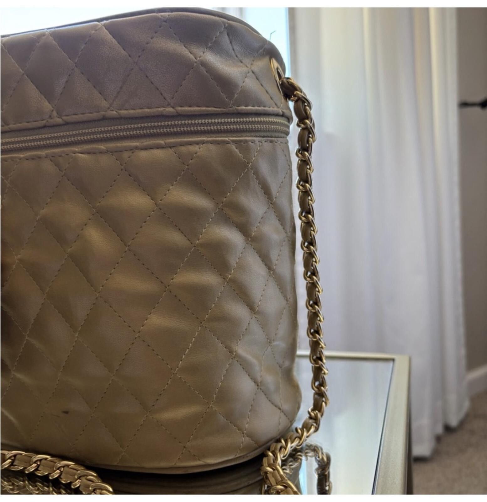Other ( Boutique) Elegant Quilted Chain Shoulder makeup Bag Size ONE SIZE - 4 Thumbnail