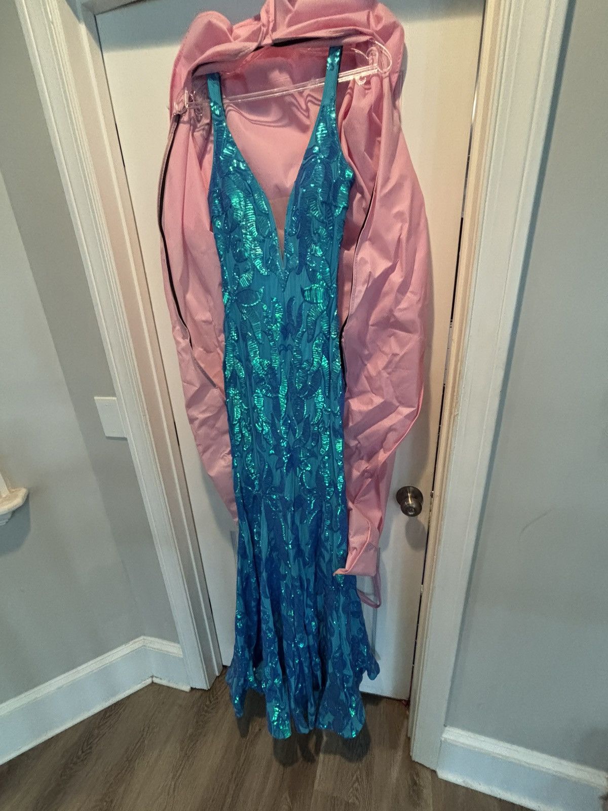 Other Jovani 08646 royal blue sequined prom gown. Size M / US 6-8 / IT 42-44 - 2 Thumbnail