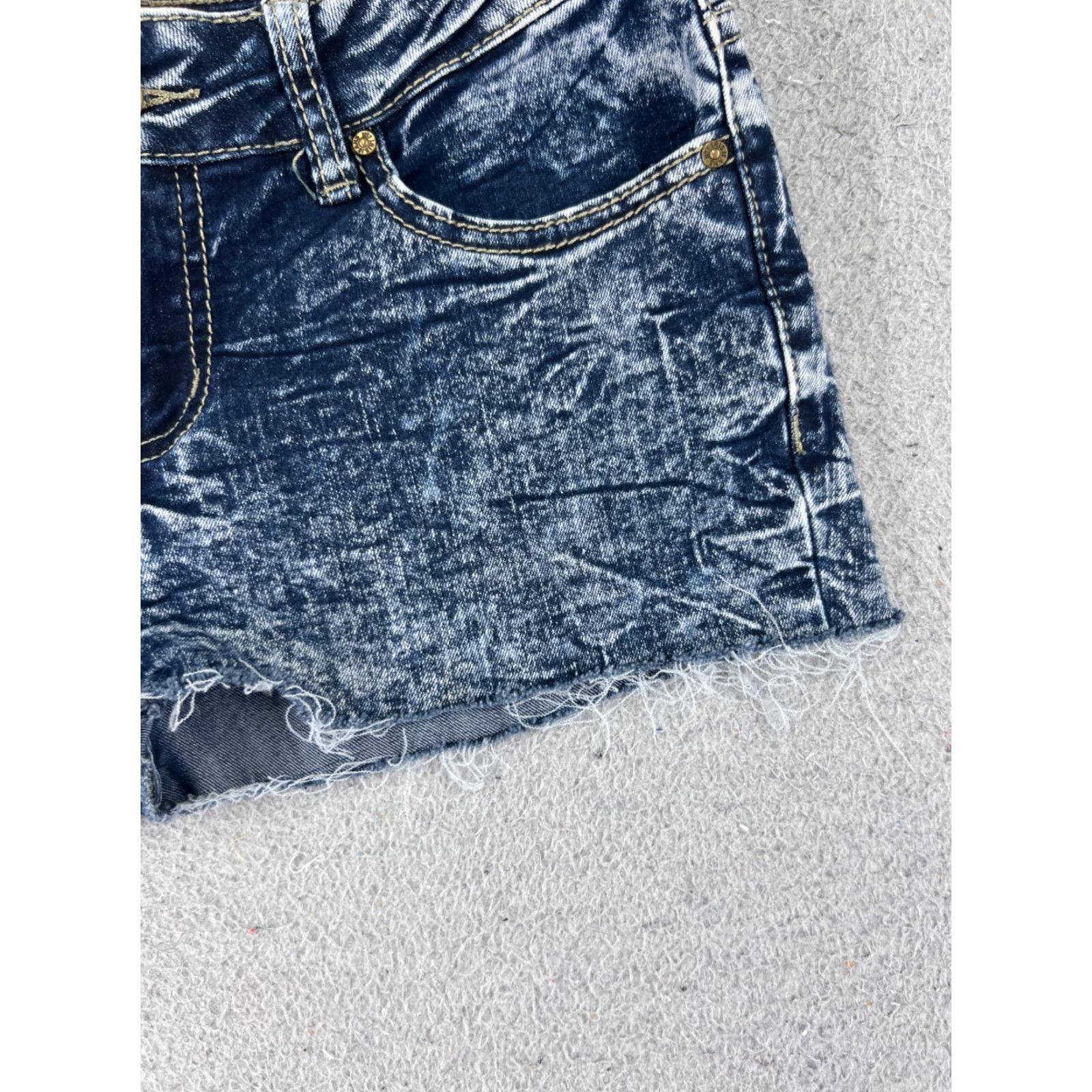 Vintage IRIS Women’s Denim Shorts Cutoff Acid Wash Mid Rise Casual Party 25x1 Blue Cotton Blend Size 26" / US 2 / IT 38 - 2 Thumbnail