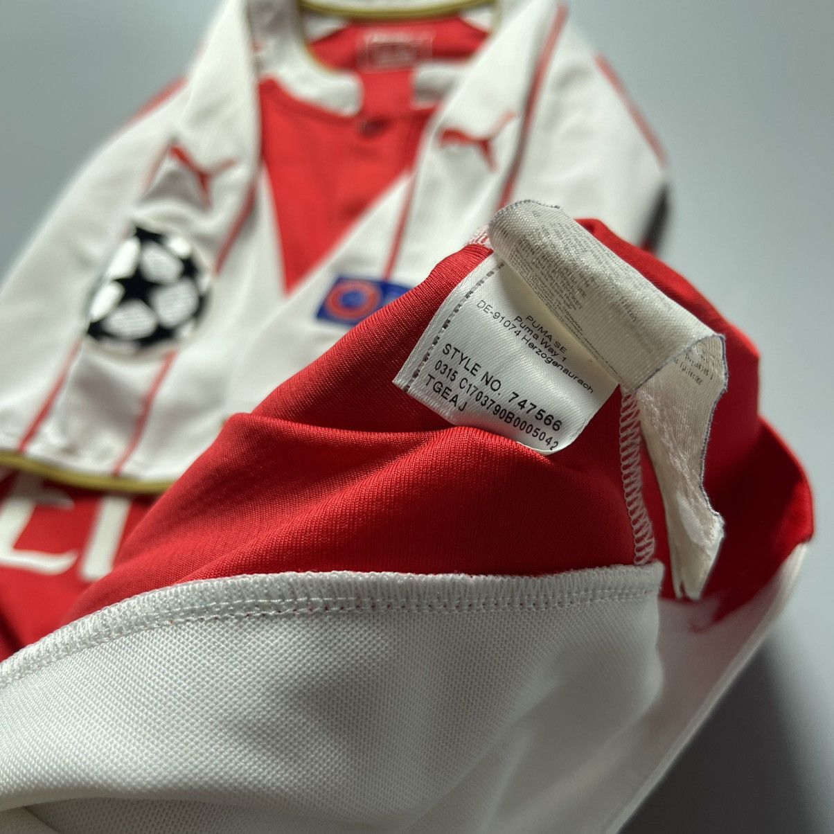 Puma ARSENAL PUMA 2015/2016 FOOTBALL SOCCER HOME JERSEY #10 OZIL Size US S / EU 44-46 / 1 - 10 Thumbnail