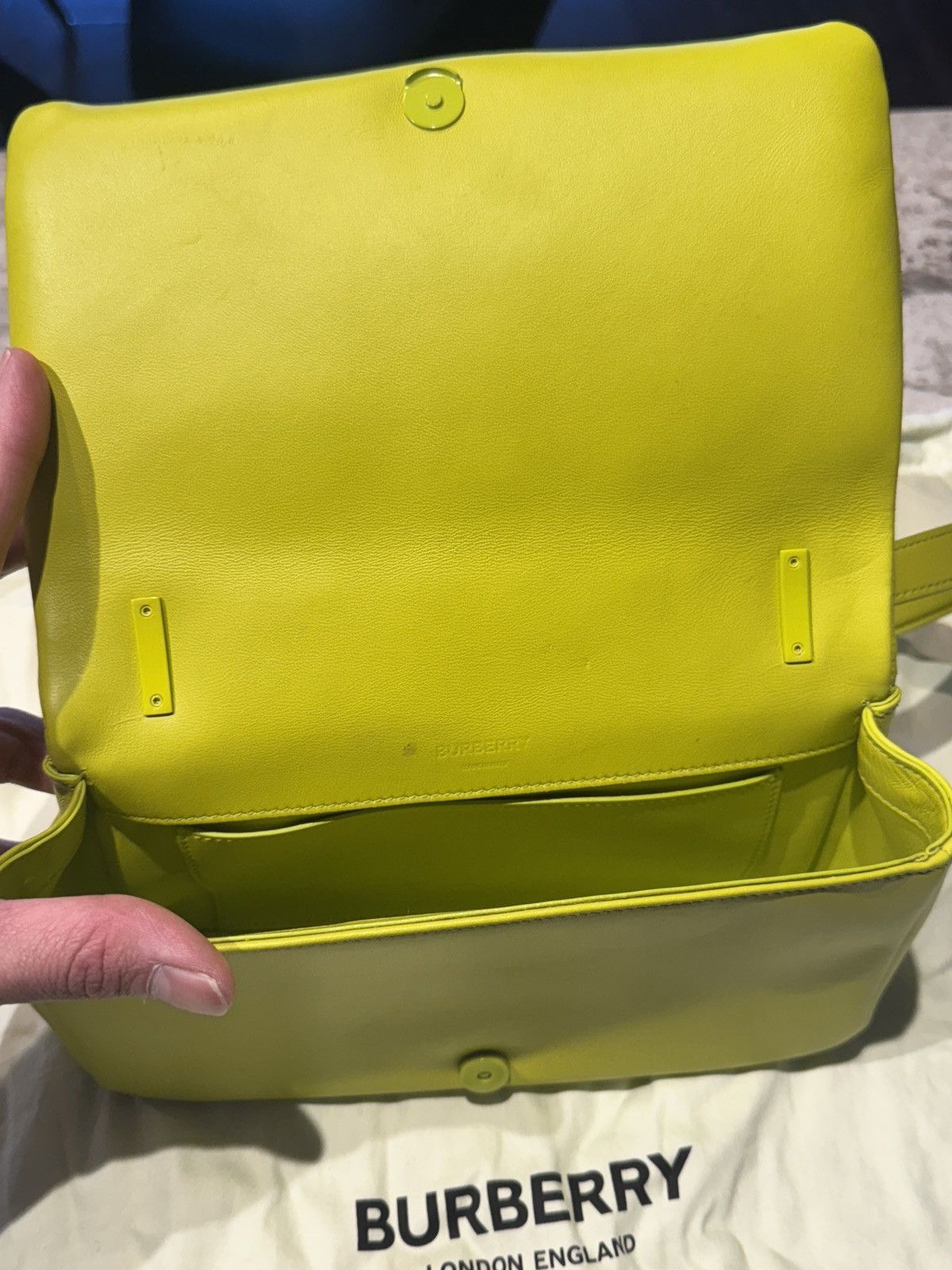 Burberry Small Burberry lola Size ONE SIZE - 4 Thumbnail