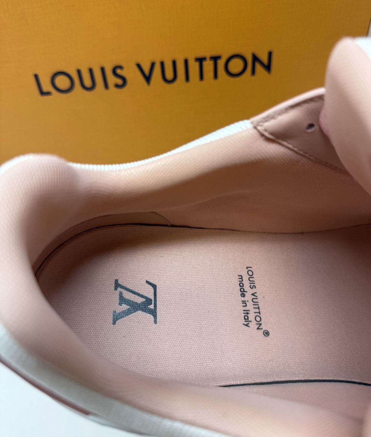 Louis Vuitton Louis Vuitton Trainer Sneaker Pink/White Size US 12 / EU 45 - 8 Thumbnail
