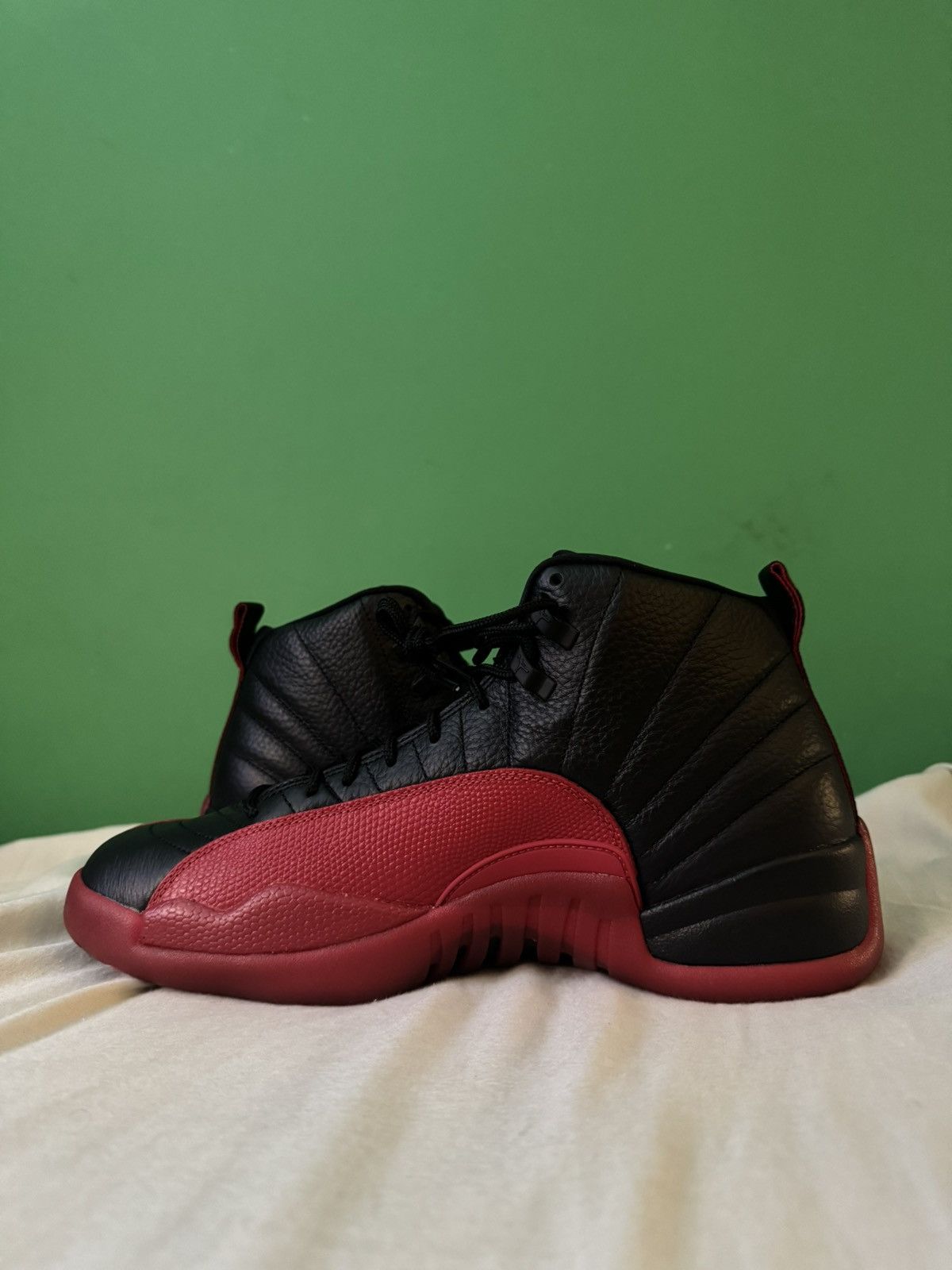 Jordan Brand Jordan 12 flu game 2025 Size US 11.5 / EU 44-45 - 2 Thumbnail