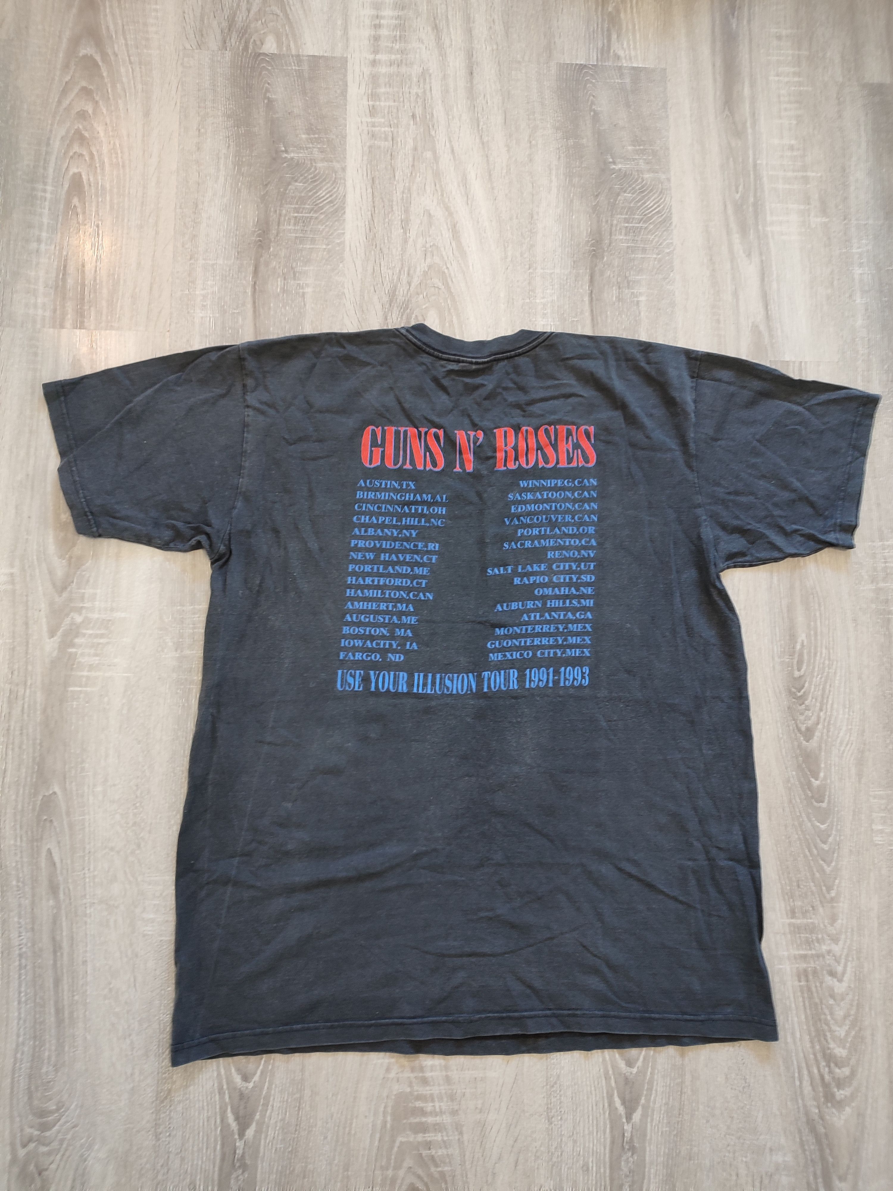 Vintage Guns N' Roses Guns N Roses Use Your Illusion tour T Shirt Size US XL / EU 56 / 4 - 8 Thumbnail