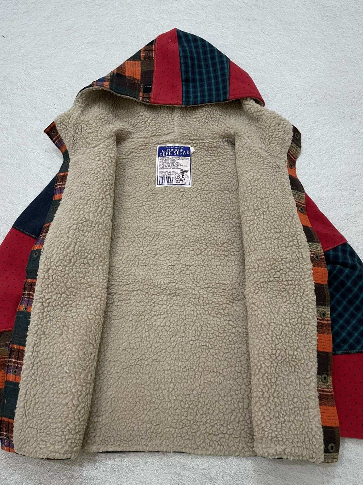 Japanese Brand 2000s Japanese Patchwork Hooded Sherpa Jacket Multi Plaid Size US M / EU 48-50 / 2 - 7 Thumbnail