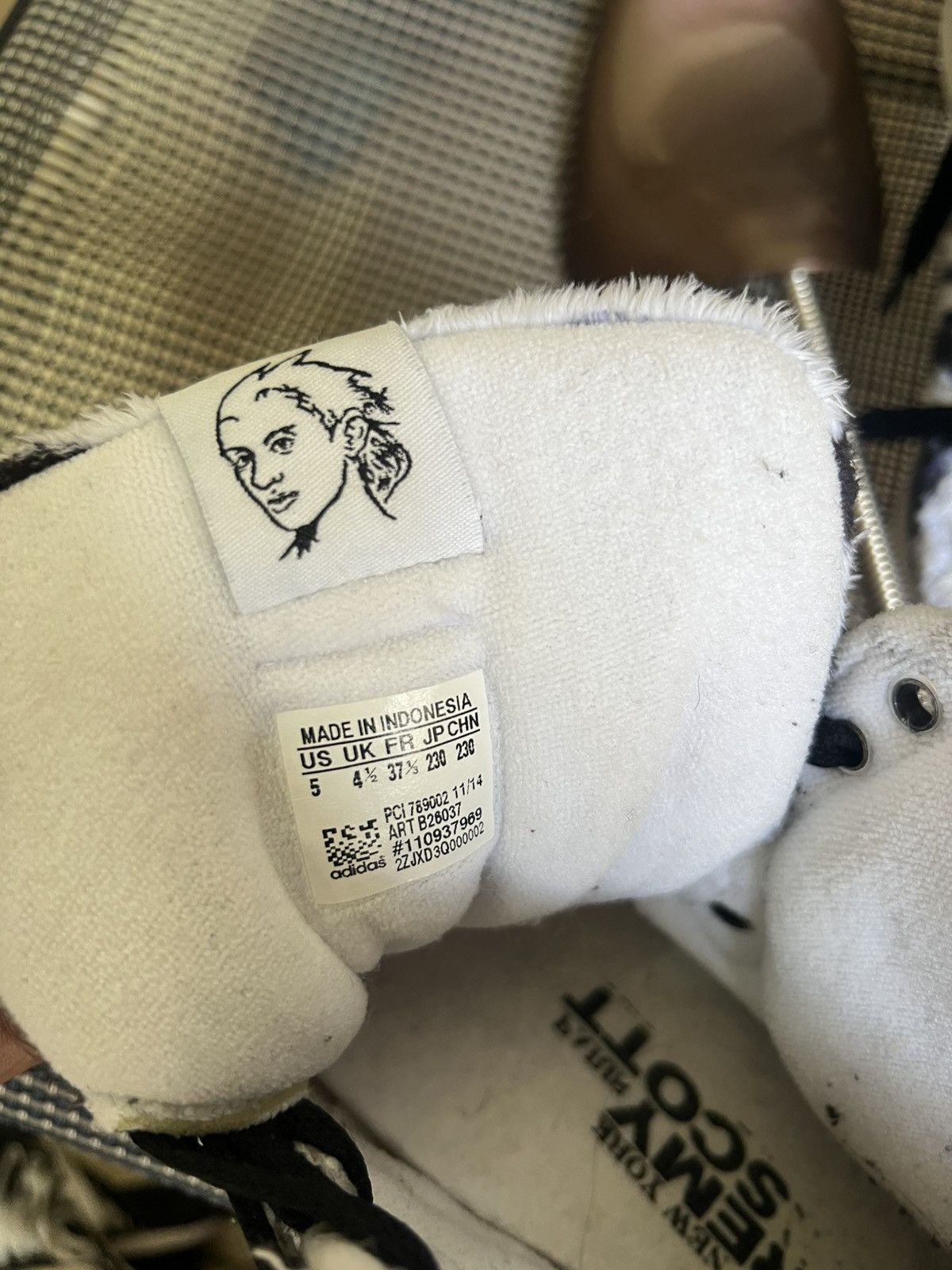 Adidas Adidas Jeremy Scott White Tiger Size US 5 / EU 37 - 11 Thumbnail