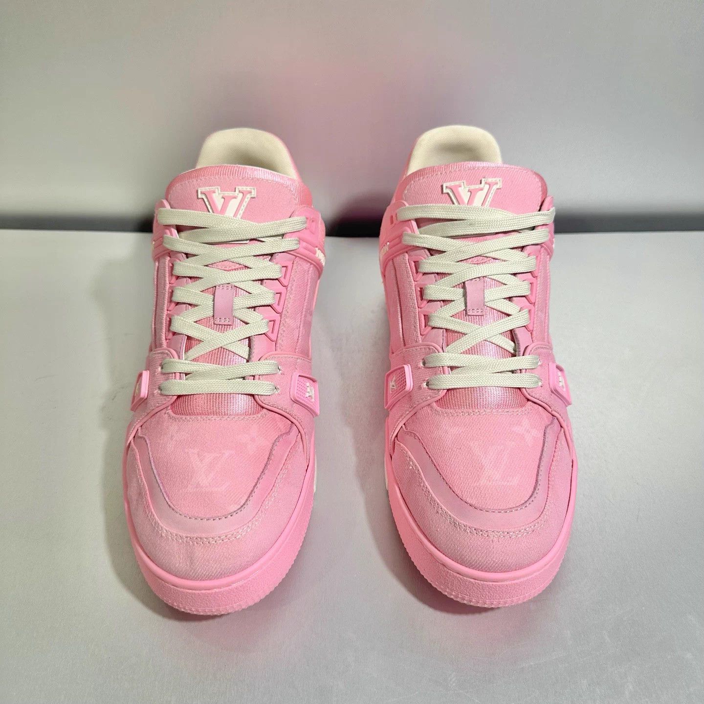Louis Vuitton Louis Vuitton Trainer 25 New Pink Denim 9/43 Mint Size US 9 / EU 42 - 2 Thumbnail