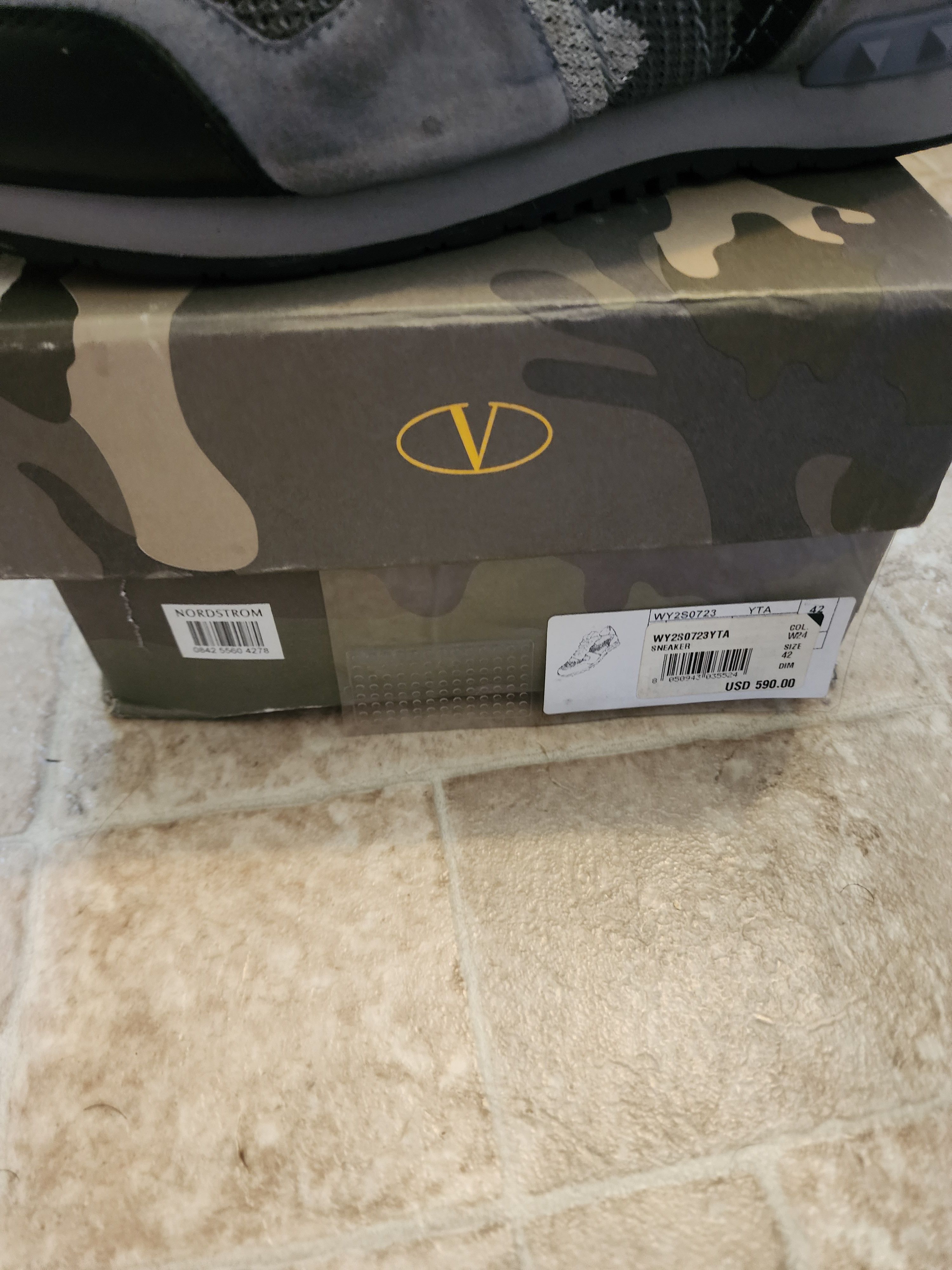 Valentino VALENTINO ROCKRUNNER SNEAKERS SIZE 42 Size US 9 / EU 42 - 2 Thumbnail