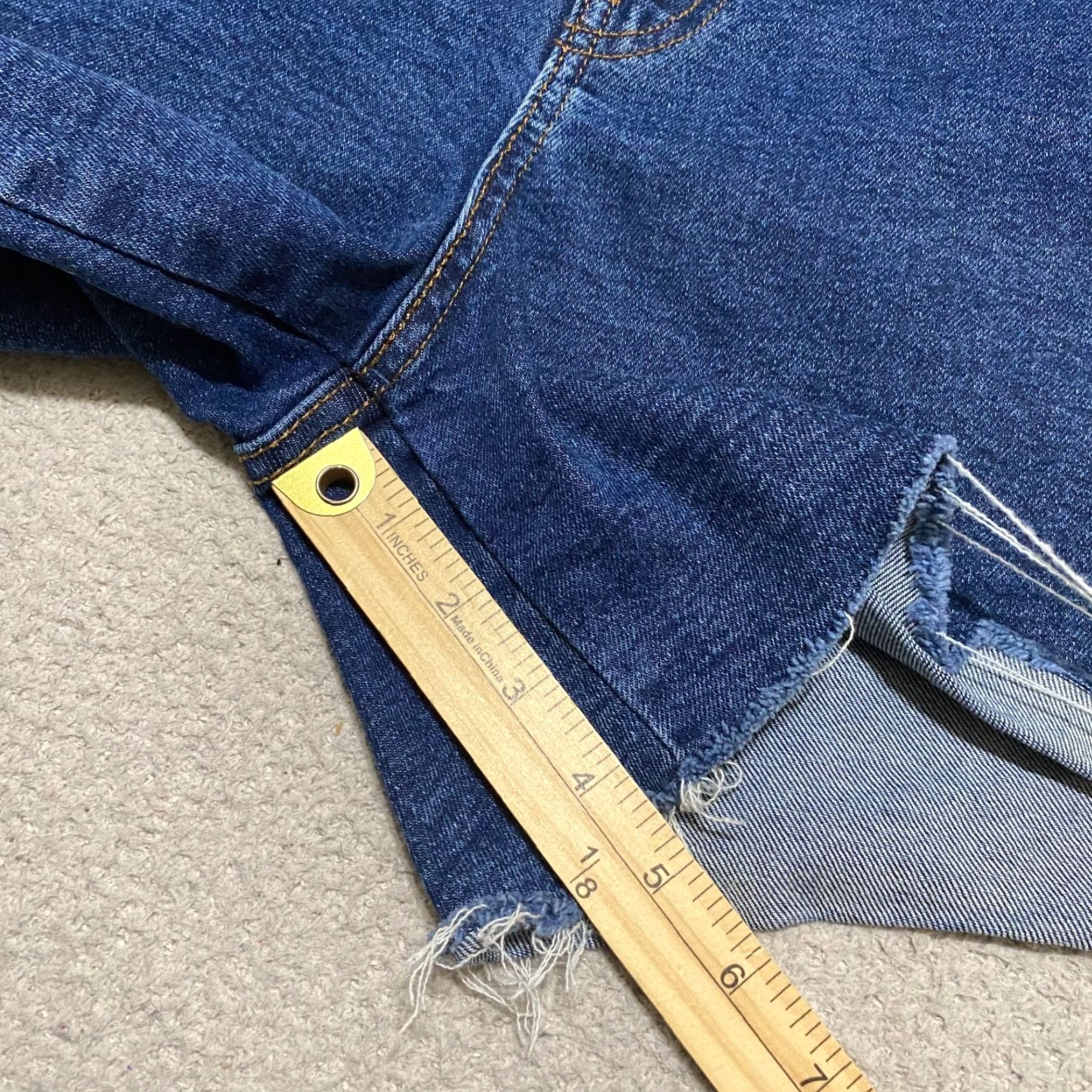 Levi's Levi's Signature Womens 14 Jean Shorts Bermuda Denim Dark Wash High Rise Inseam 5" Blue 5-Pocket Design Casual Travel Jeans Womens" Size 36" / US 14 / IT 50 - 6 Thumbnail
