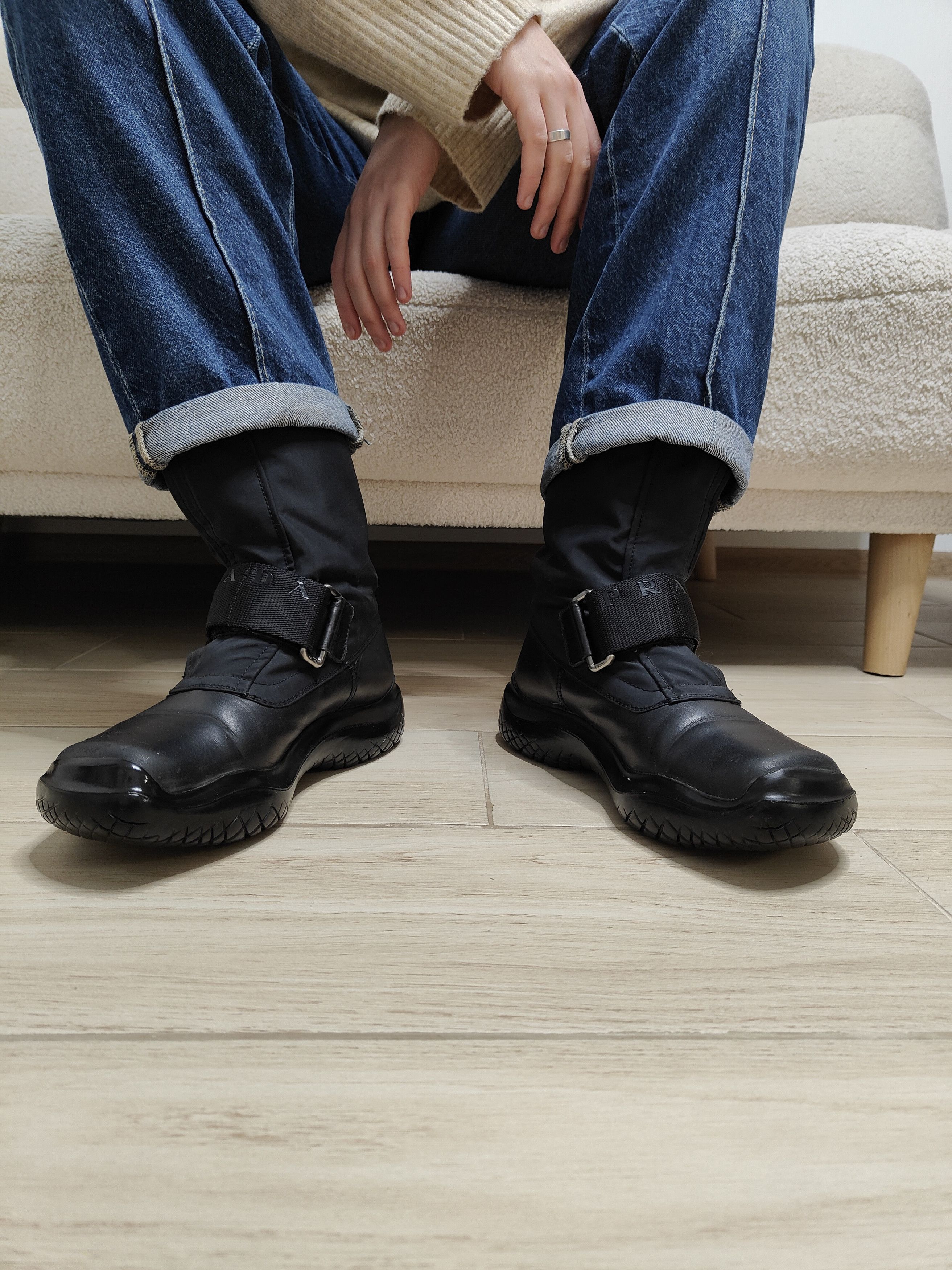 靴 PRADA square toe velcro leather shoes PRADA velcro square toe leather shoes