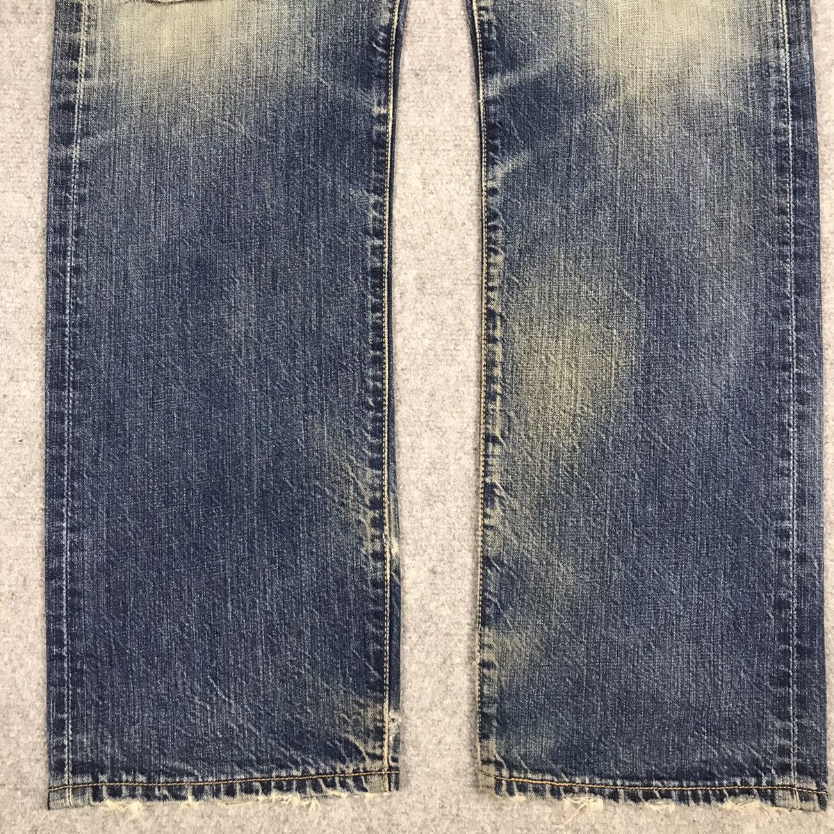 Levi's Vintage Clothing VINTAGE LEVIS 501 32X33 DISTRESSED DENIM PANTS Size US 32 / EU 48 - 5 Thumbnail