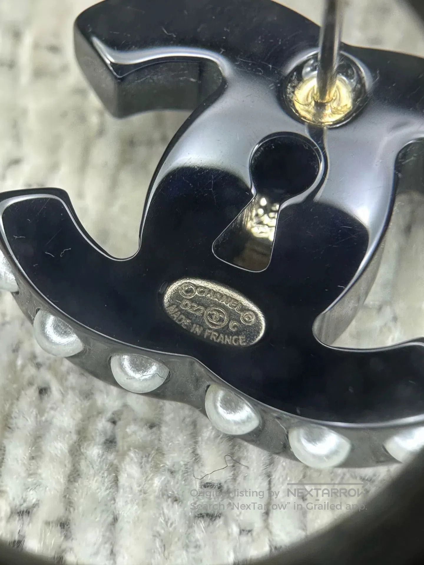 Chanel Chanel Black Acrylic Pearl Lock Earrings. Size ONE SIZE - 5 Thumbnail