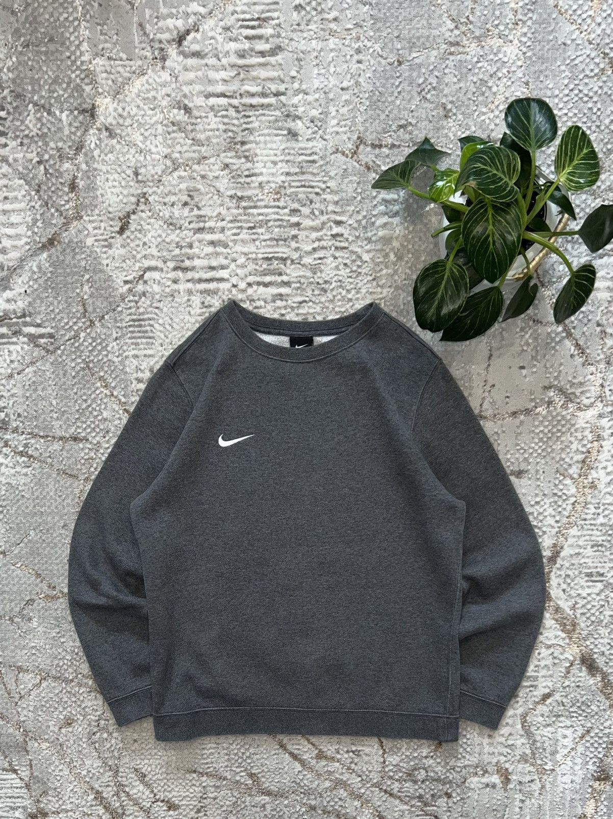 Nike NIKE VINTAGE 00S SWOOSH LOGO SWEATSHIRT Y2K CREWNECK Size US S / EU 44-46 / 1 - 1 Thumbnail