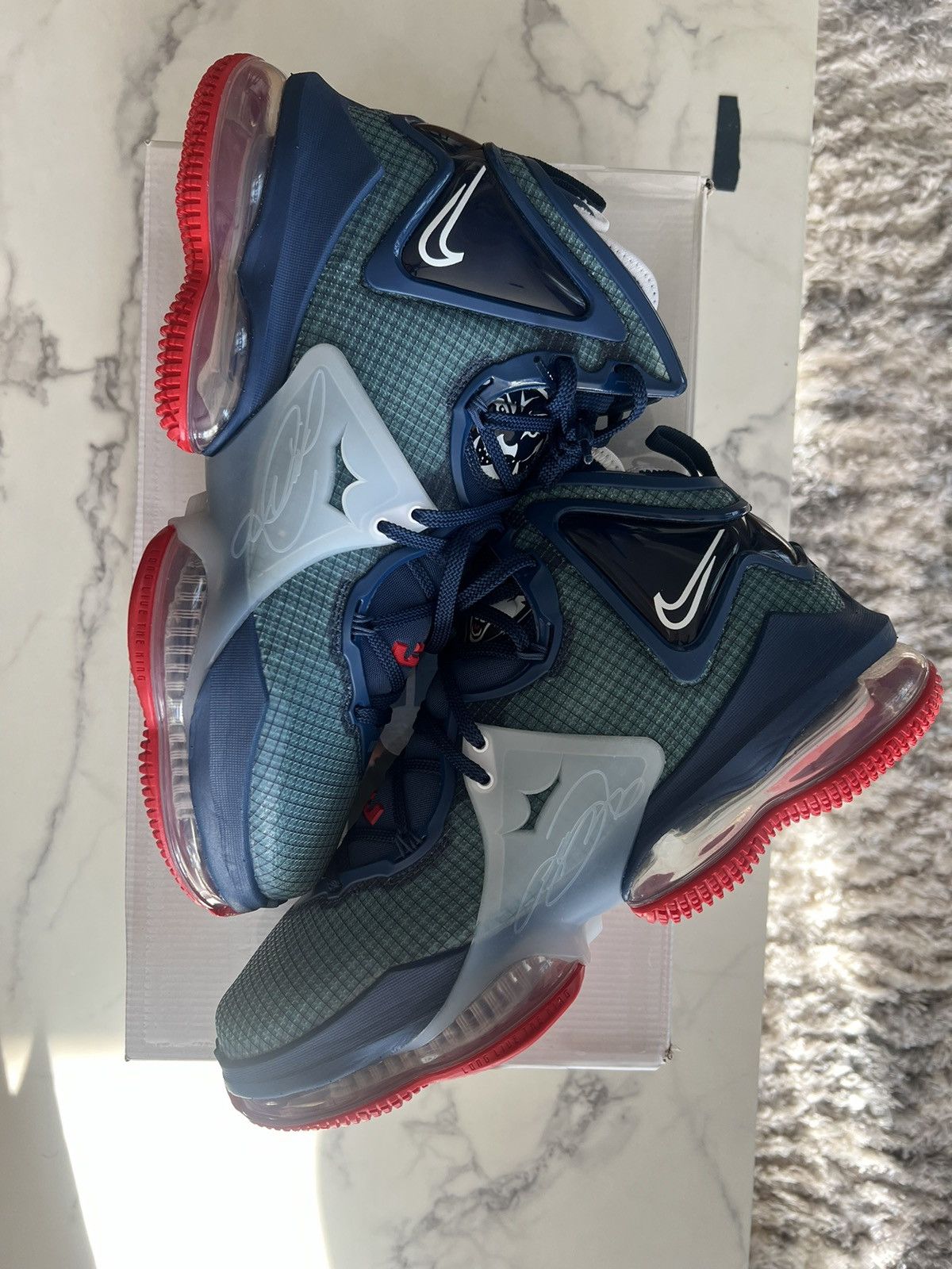Nike Lebron 19: UCONN Huskies Away PE Size US 10.5 / EU 43-44 - 3 Thumbnail
