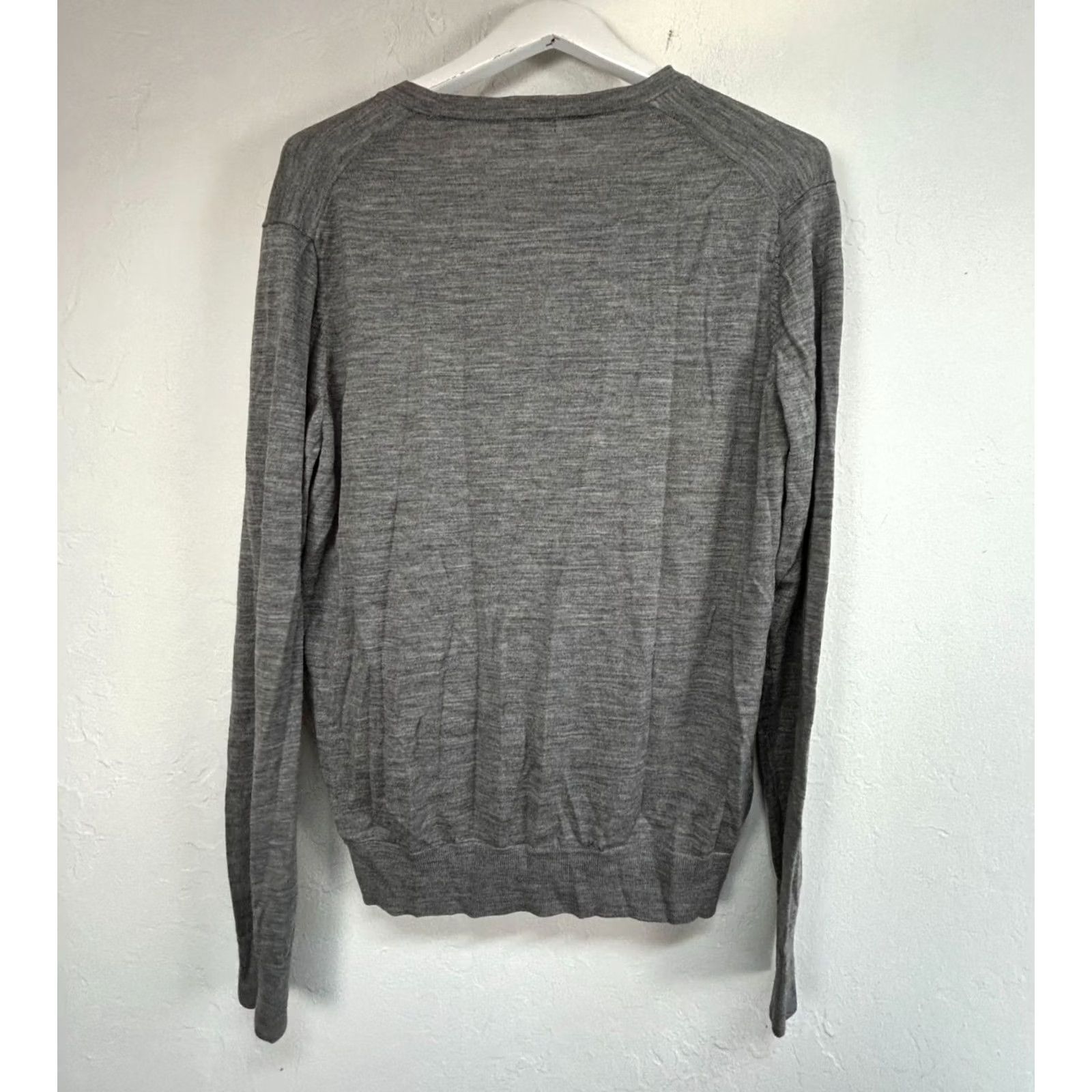 Uniqlo Uniqlo Mens Gray V-Neck Button-Up Cardigan Sweater Large Lightweight 100% Wool Size US L / EU 52-54 / 3 - 2 Thumbnail