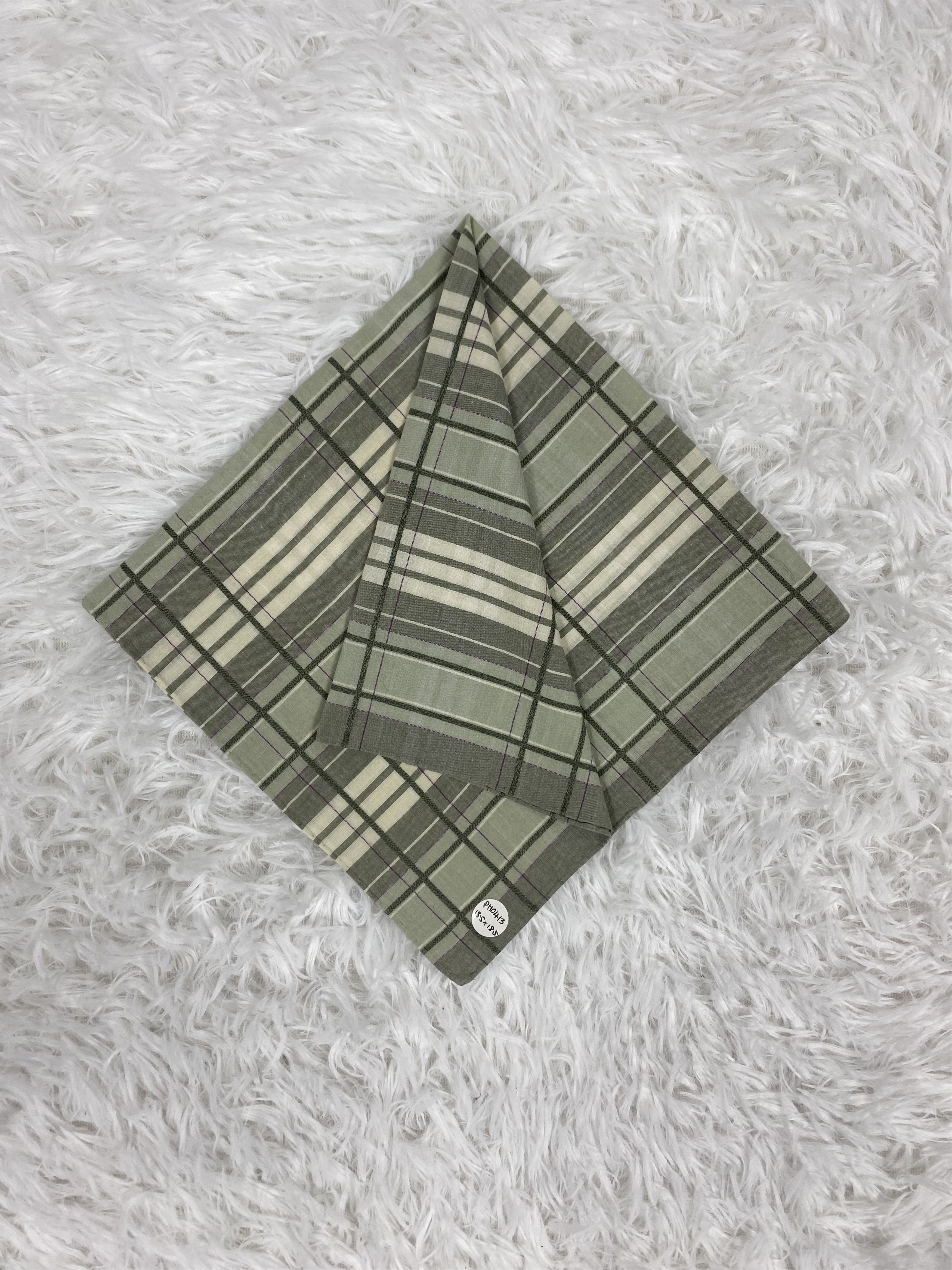Burberry Vintage Burberry Handkerchief Neckerchief PH0413 Size ONE SIZE - 1 Thumbnail