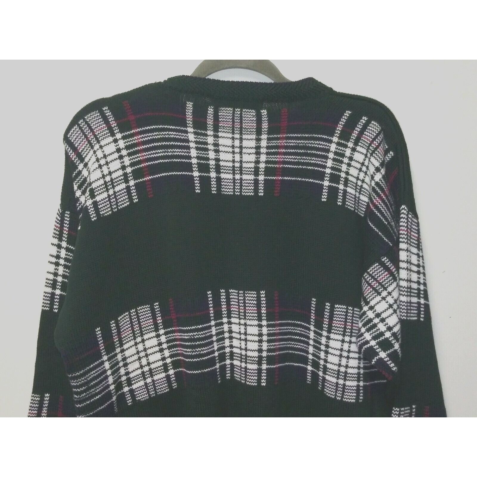 Izod IZOD Mens Sweater plaid Pullover Sz L green white long sleev Size US L / EU 52-54 / 3 - 7 Thumbnail