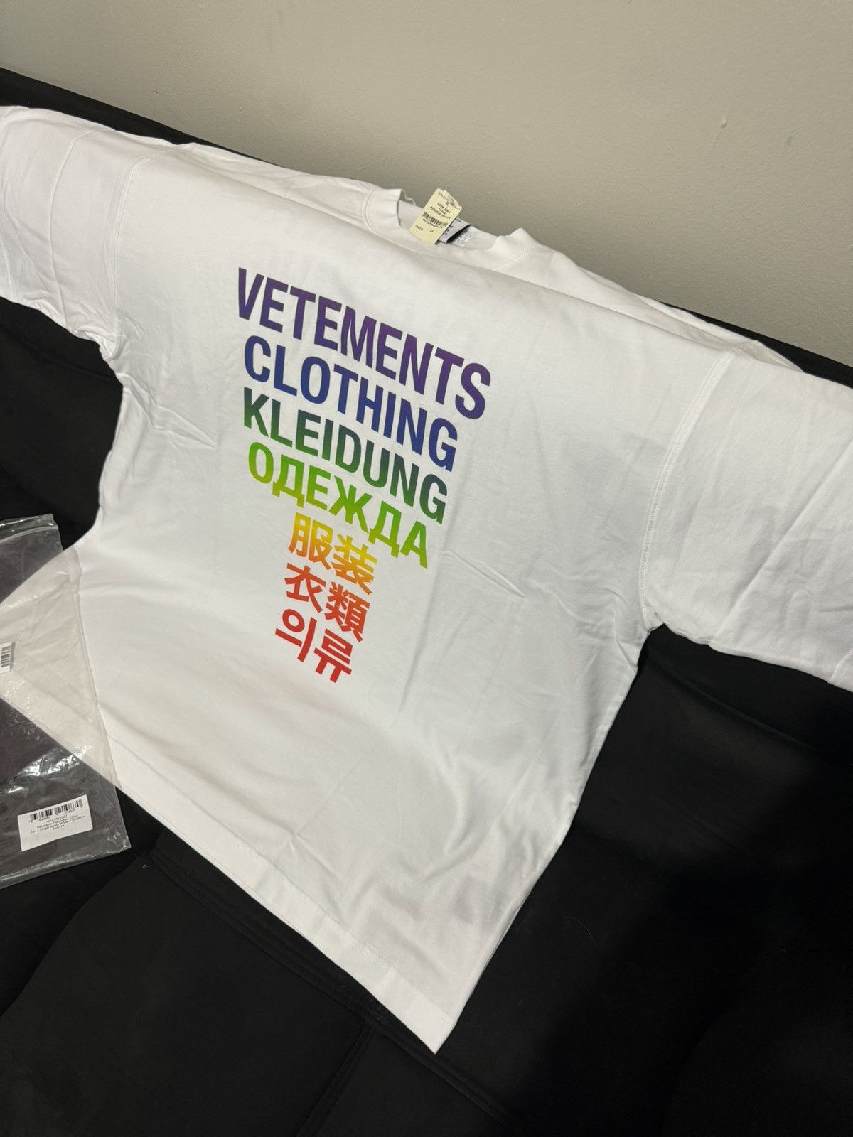 Vetements Vetements White Rainbow Translation Tee Medium Size US M / EU 48-50 / 2 - 10 Thumbnail